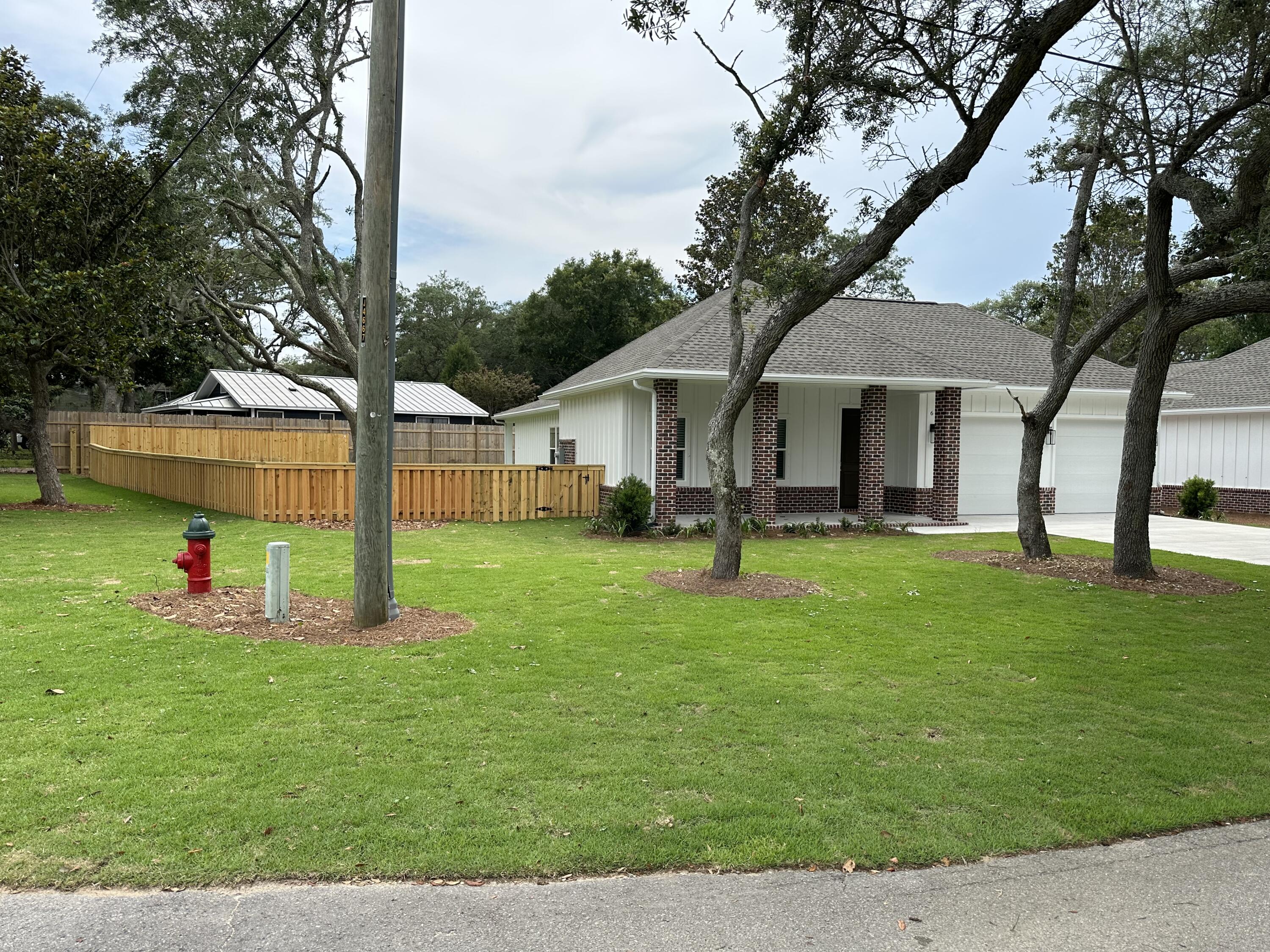 KELLYS 3RD ADDN TO DESTIN - Residential Lease
