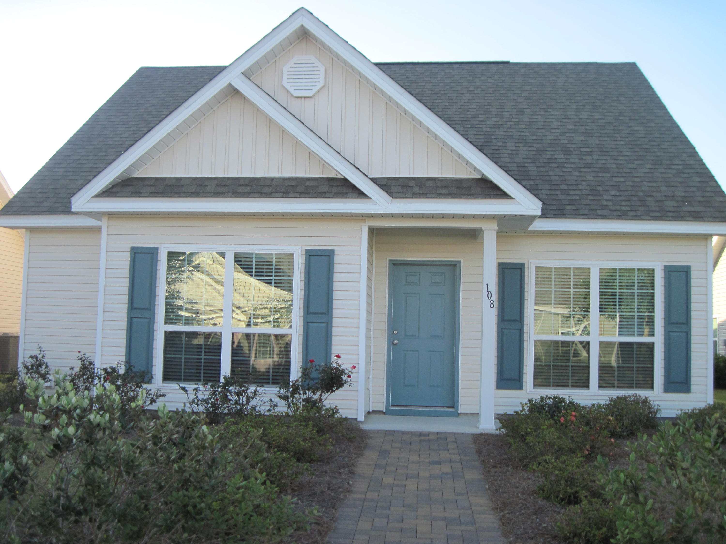 HAMMOCK BAY - Residential Lease