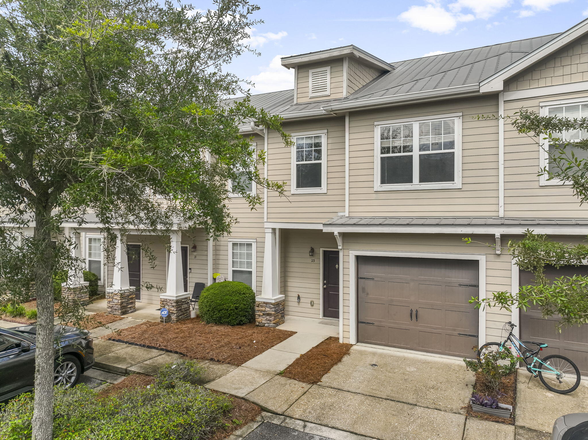 VERANDAS OF FREEPORT, THE - Residential Lease
