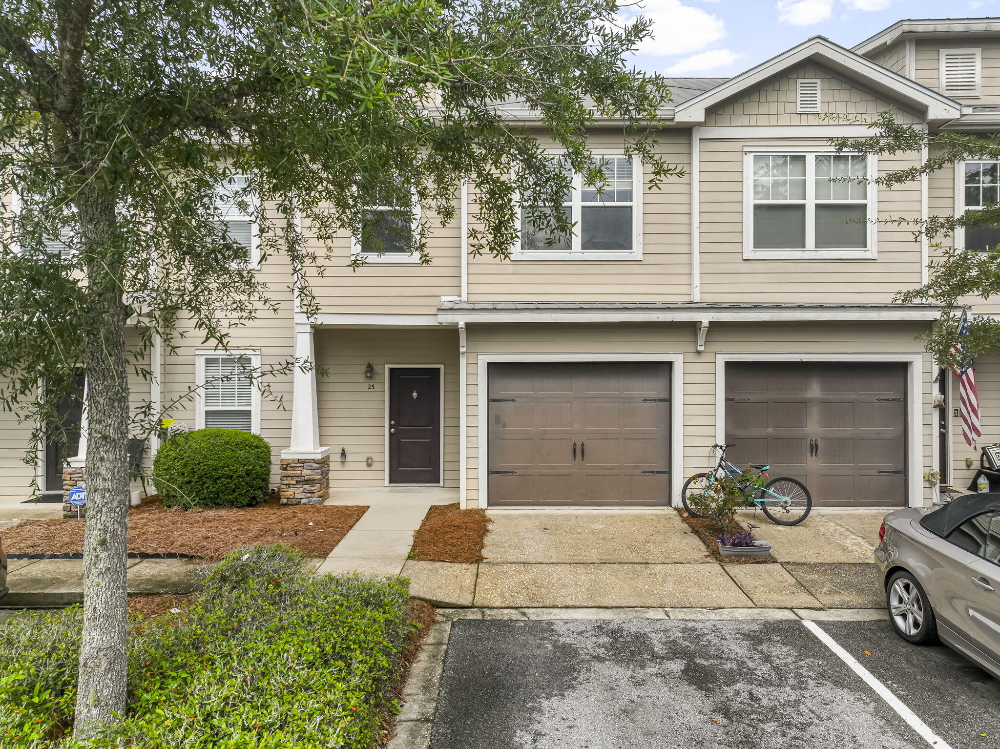 This charming townhouse located in the heart of Freeport at the Verandas is ready to call home!23 South Sand Palm has 3 bedrooms, 2.5 baths and a 1 car garage. Master suite has a large walk in closet, double vanity and large soaking tub- separate from the walk in shower. New paint, LVP flooring throughout, updated fixtures and lots of storage! Community pool is a great place to make new friends in this wonderful neighborhood! New amenities include: Pickleball, basketball courts and playground!The worlds most beautiful beaches are 25 minutes away OR you can take dip or go fishing at the public park just north of the 331 bridge.