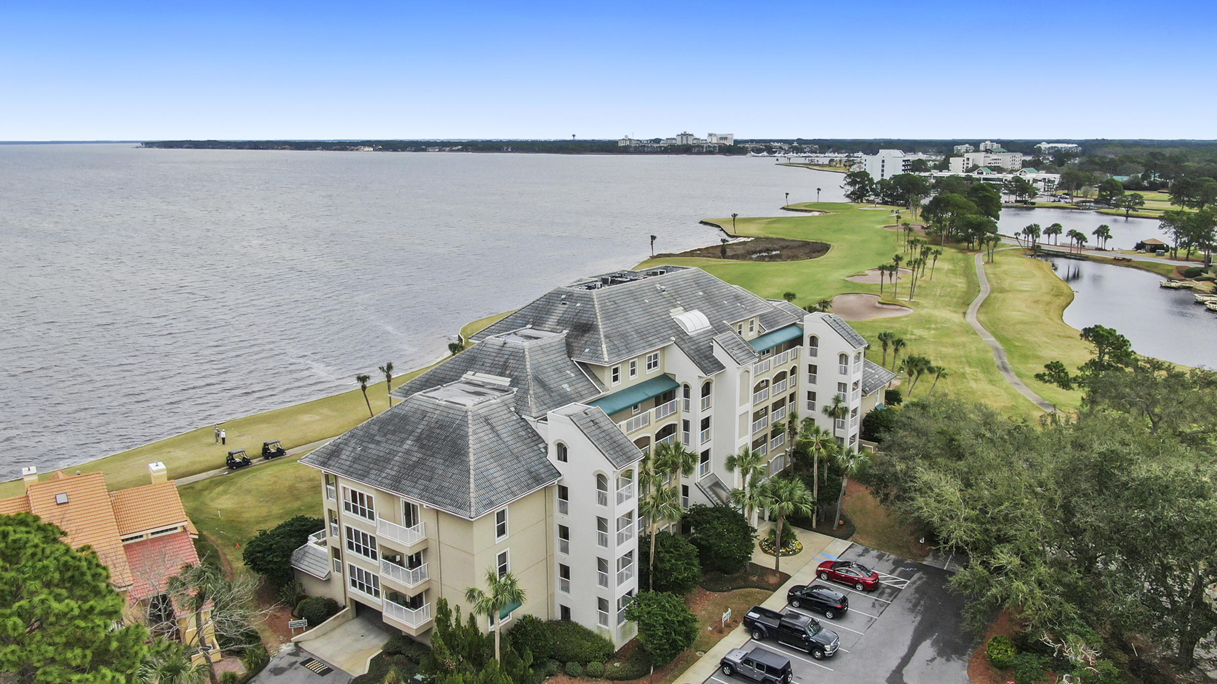 PLAYERS CLUB ON THE BAY THE - Residential