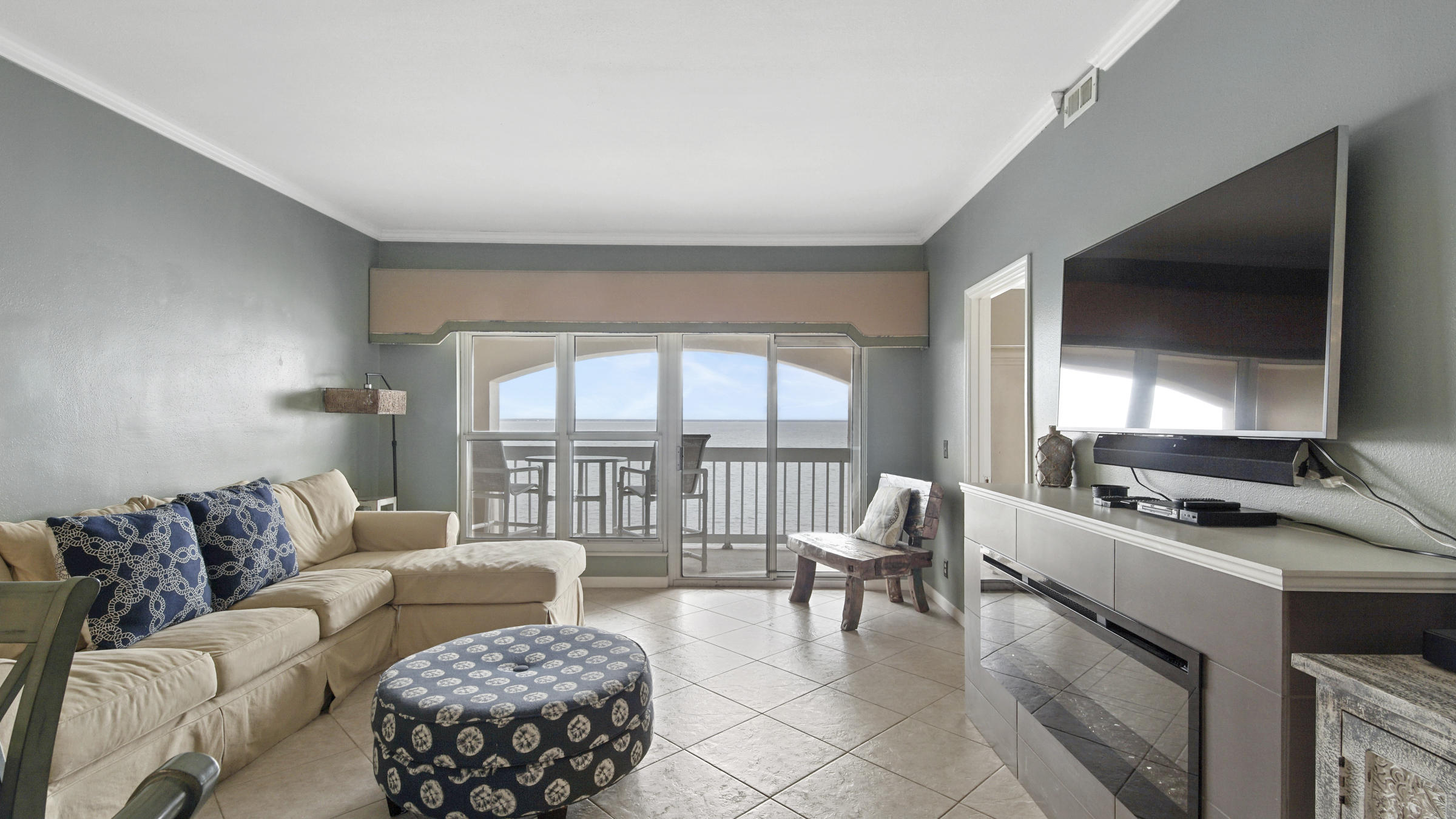 PLAYERS CLUB ON THE BAY THE - Residential