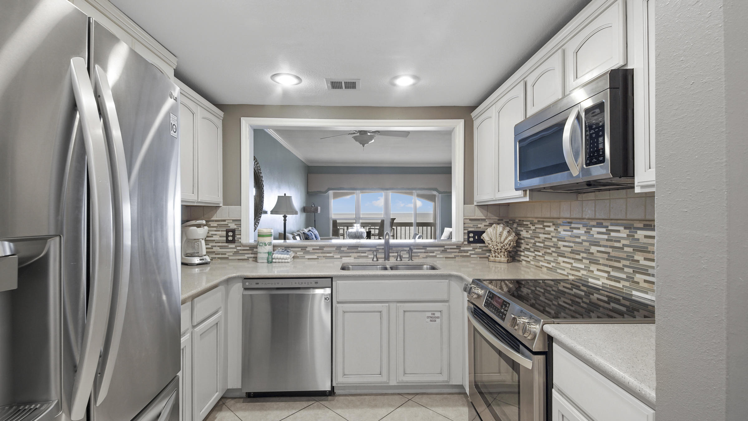 PLAYERS CLUB ON THE BAY THE - Residential