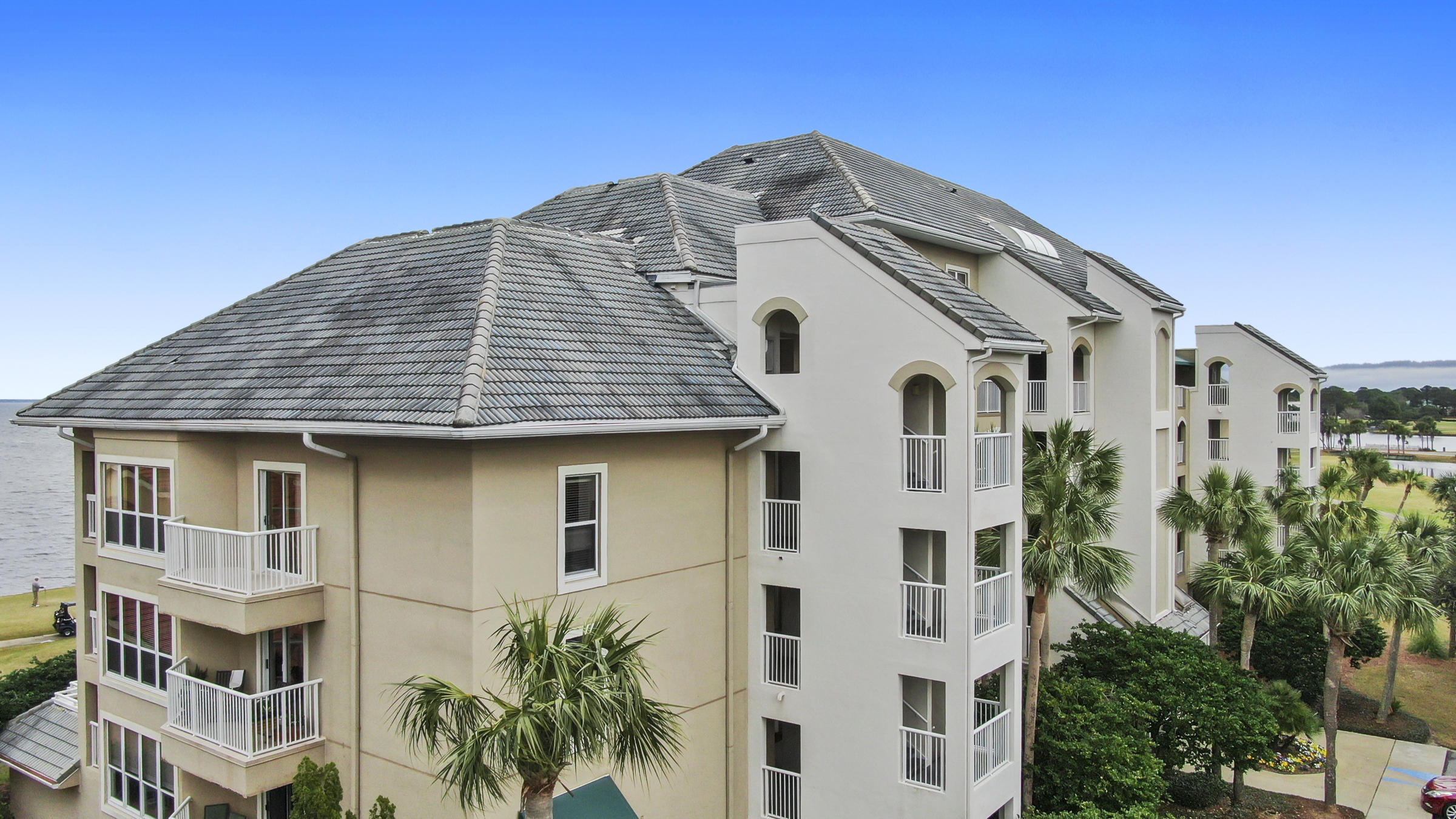 PLAYERS CLUB ON THE BAY THE - Residential