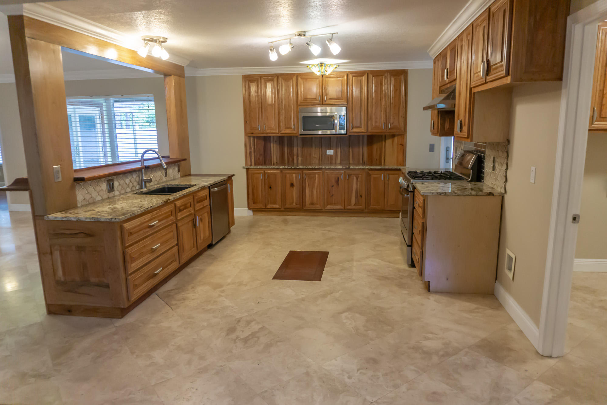 CANO ESTATES - Residential