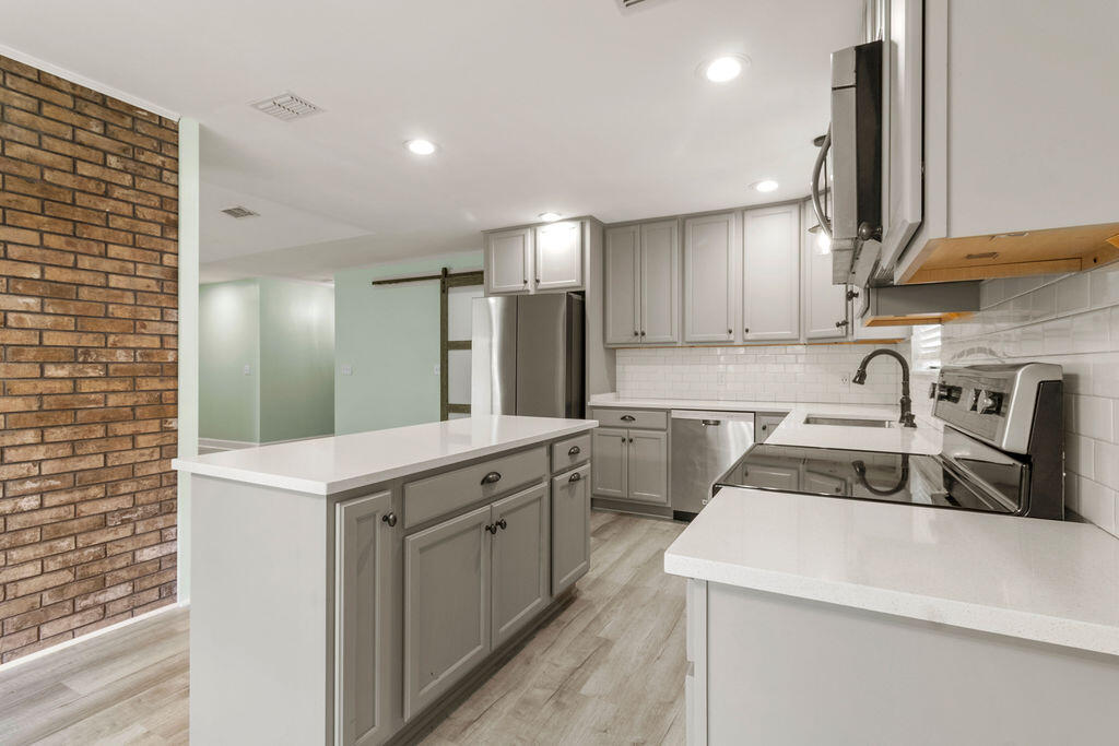 BLUEWATER BAY VILLAGE 1B - Residential