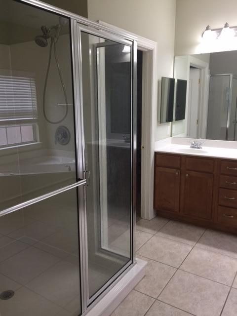 DIAMOND LAKES - Residential Lease