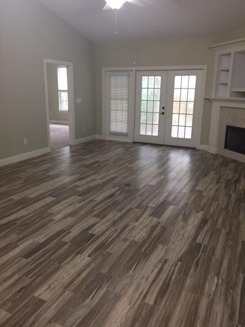 DIAMOND LAKES - Residential Lease