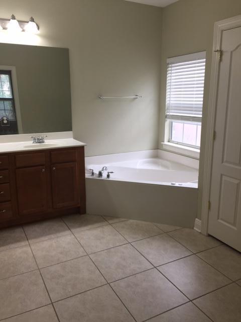 DIAMOND LAKES - Residential Lease