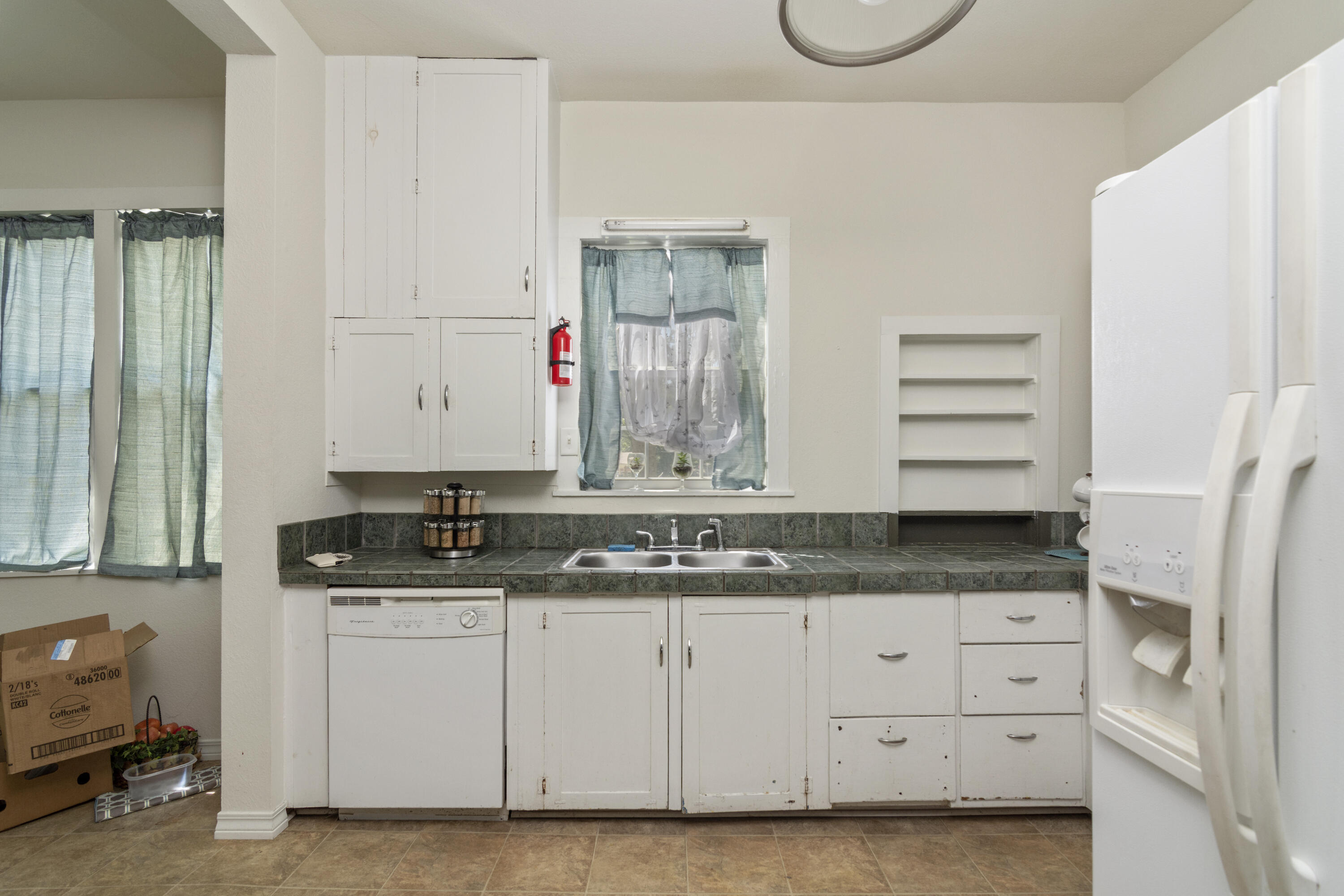 LAUREL HILL - Residential