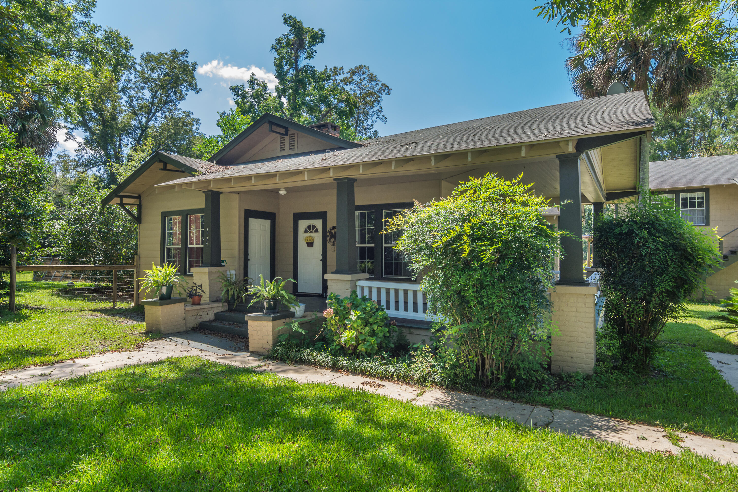 LAUREL HILL - Residential