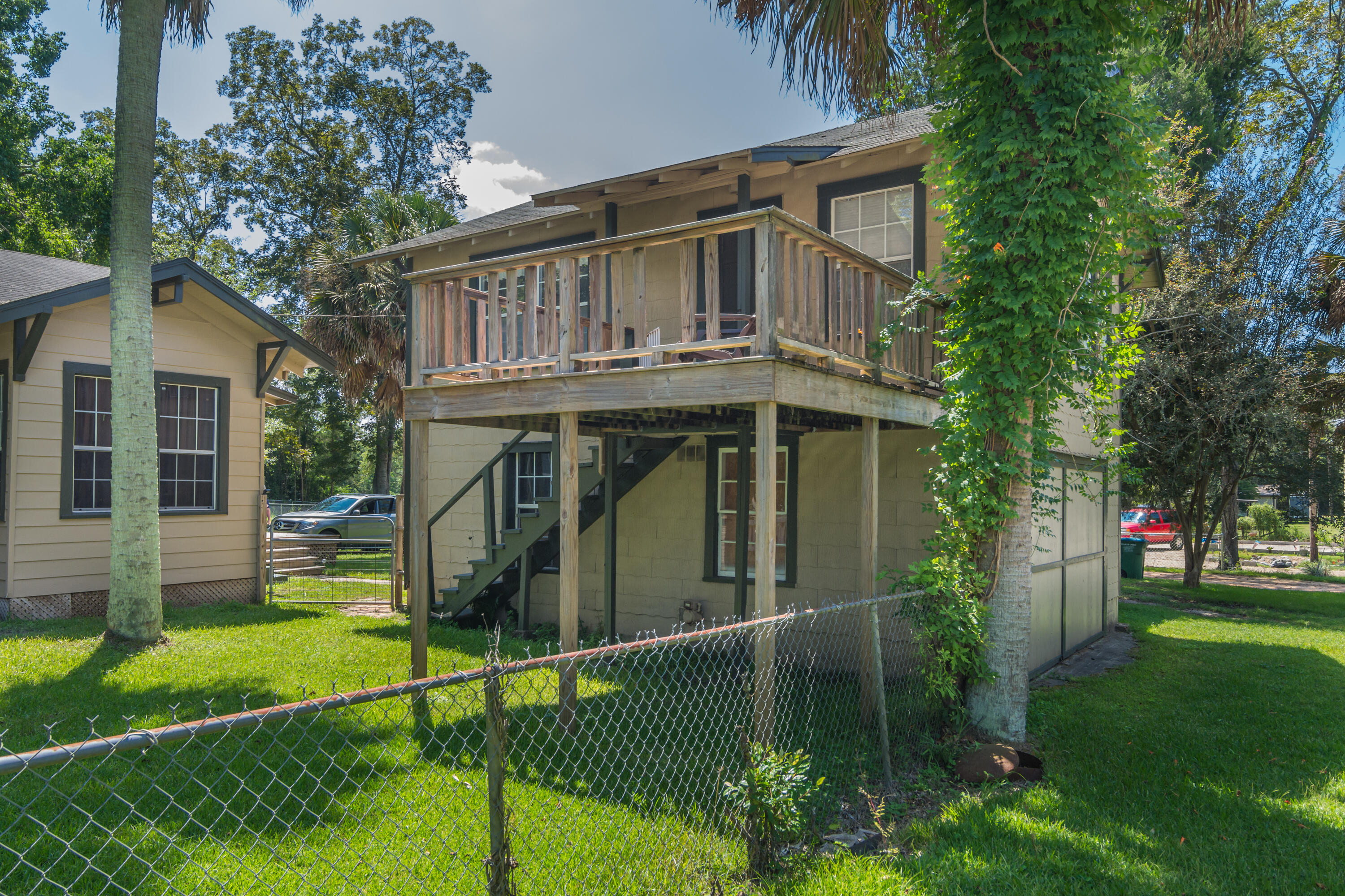 LAUREL HILL - Residential