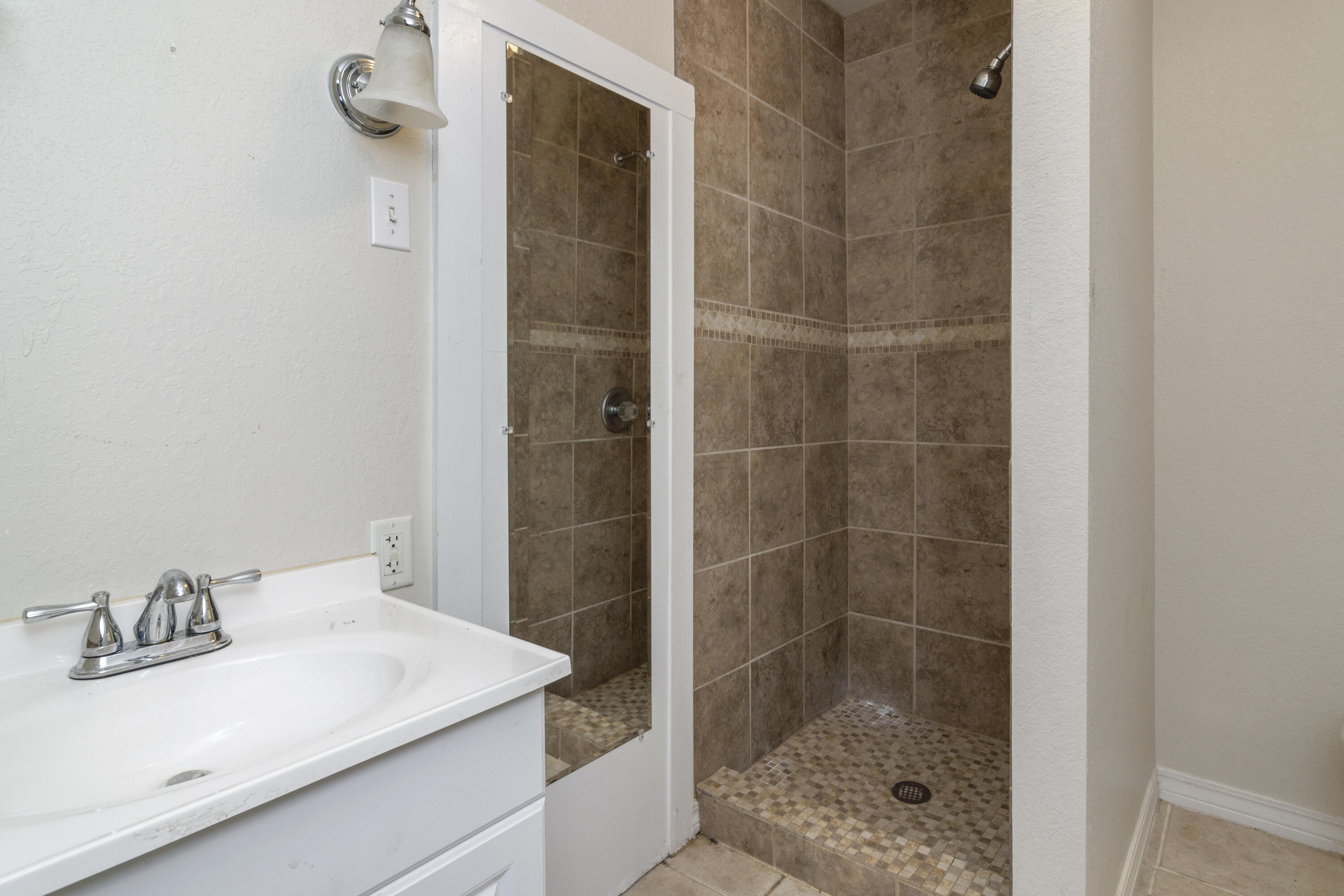 LAUREL HILL - Residential