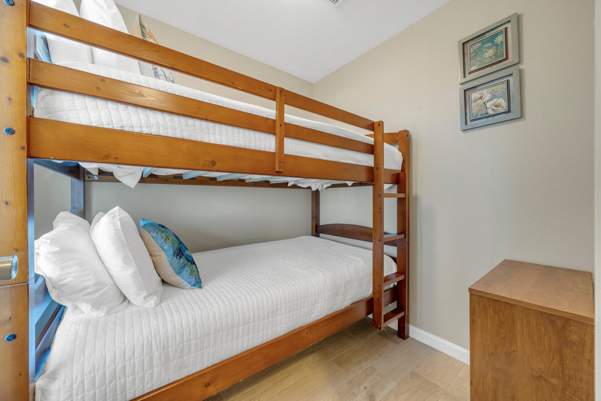 CIBONEY CONDO - Residential