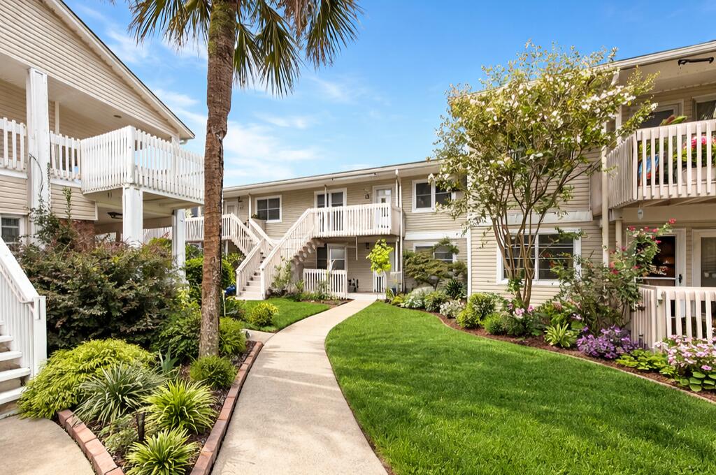 SAILWIND CONDOS - Residential