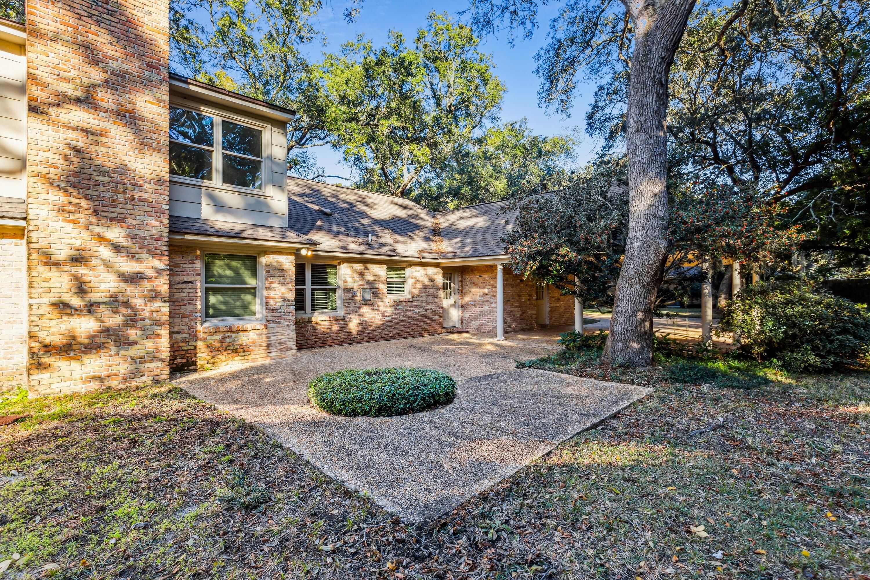 BAY CLIFFS - Residential