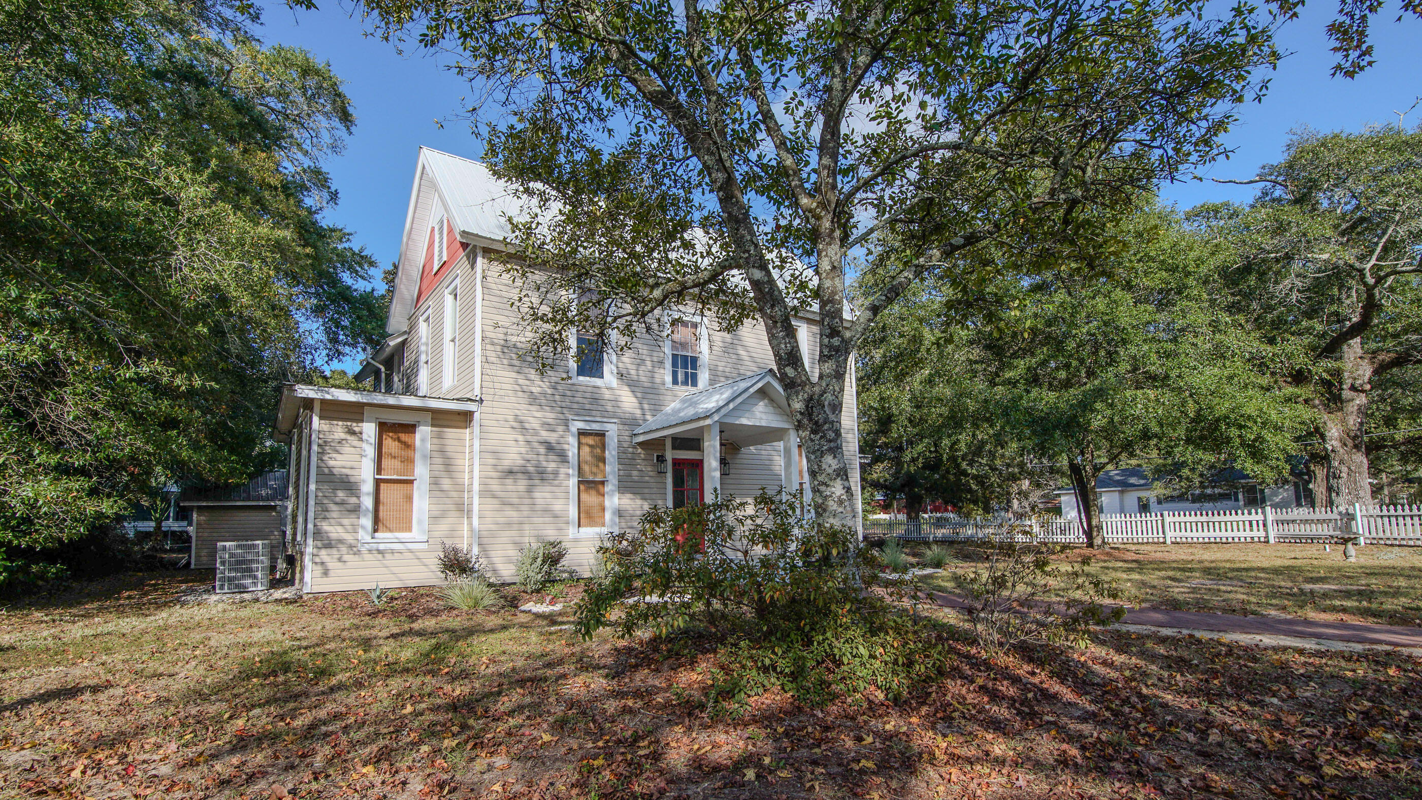 TOWN OF DEFUNIAK SPRINGS - Residential