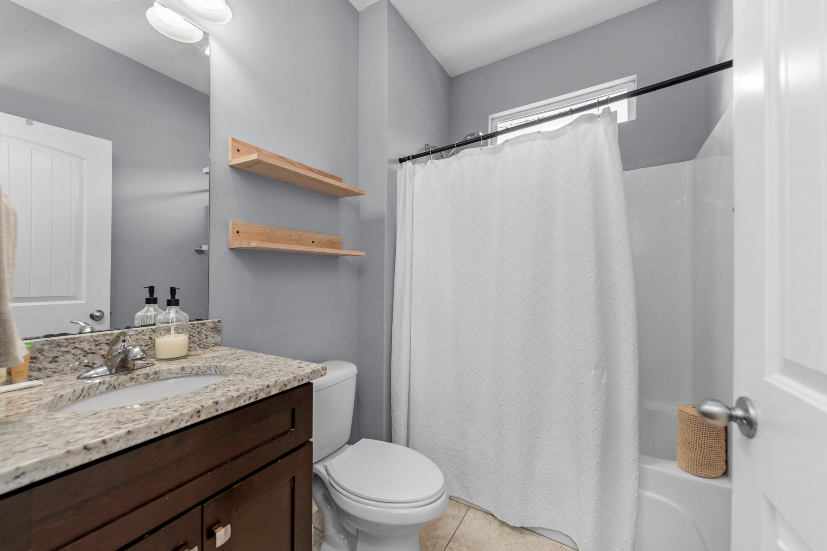 CRESCENT SHORES - Residential