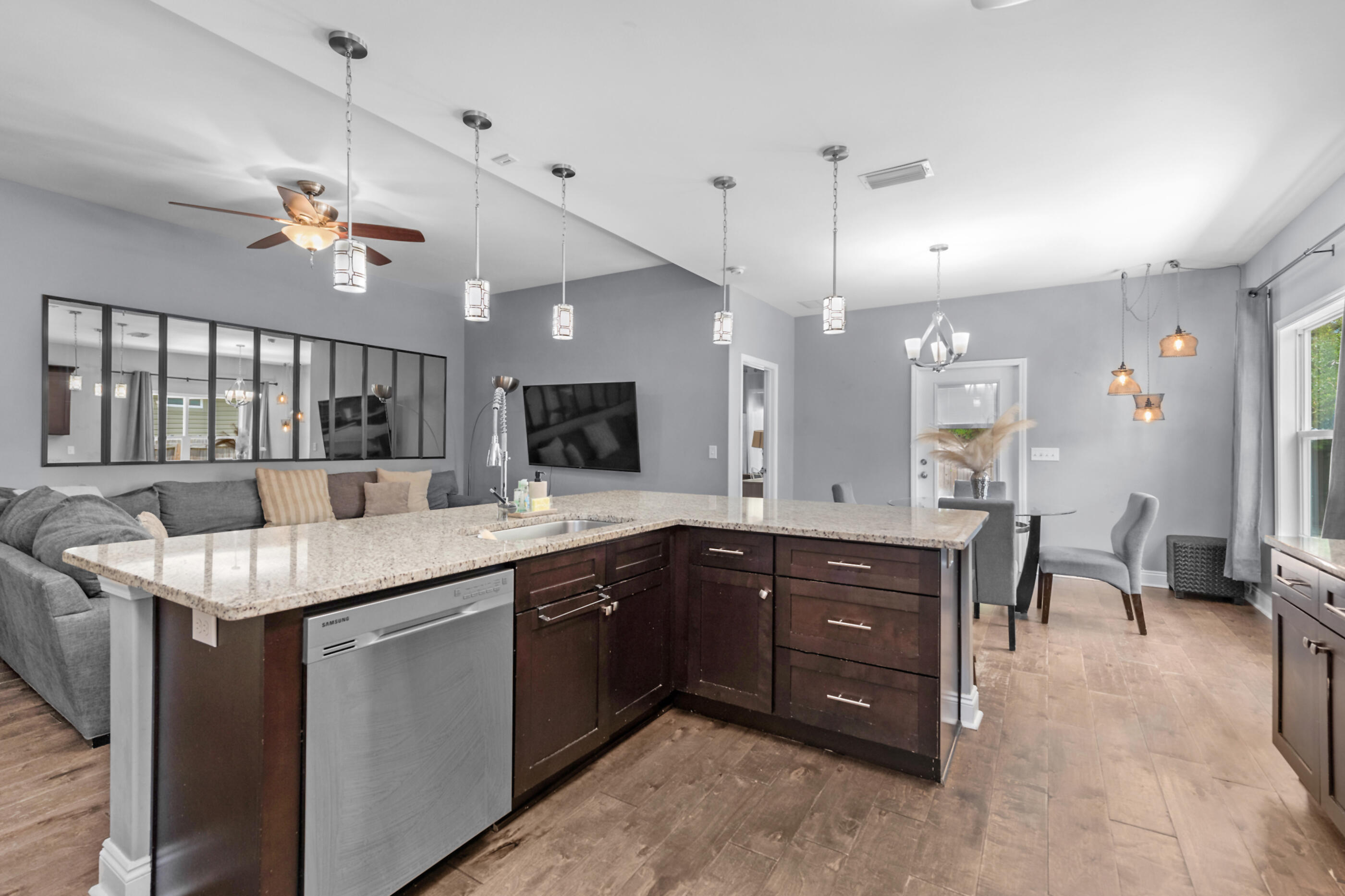 CRESCENT SHORES - Residential