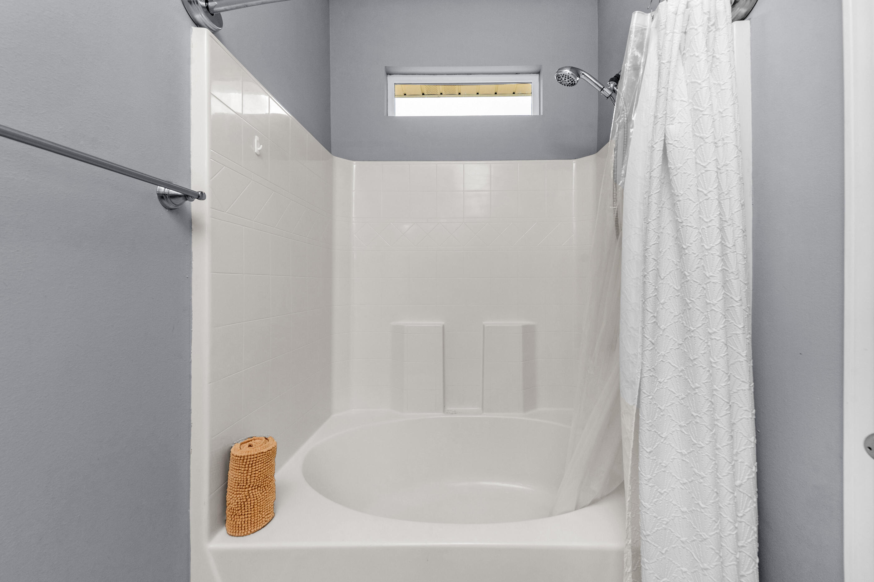 CRESCENT SHORES - Residential