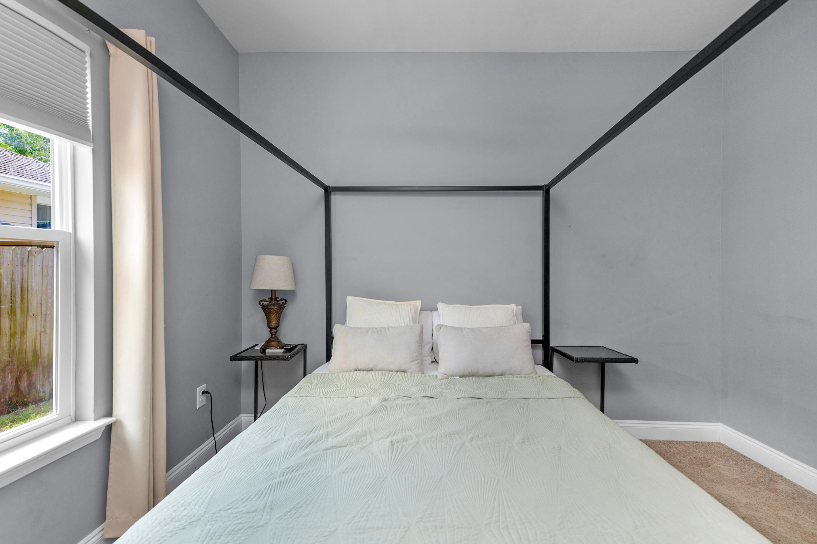 CRESCENT SHORES - Residential