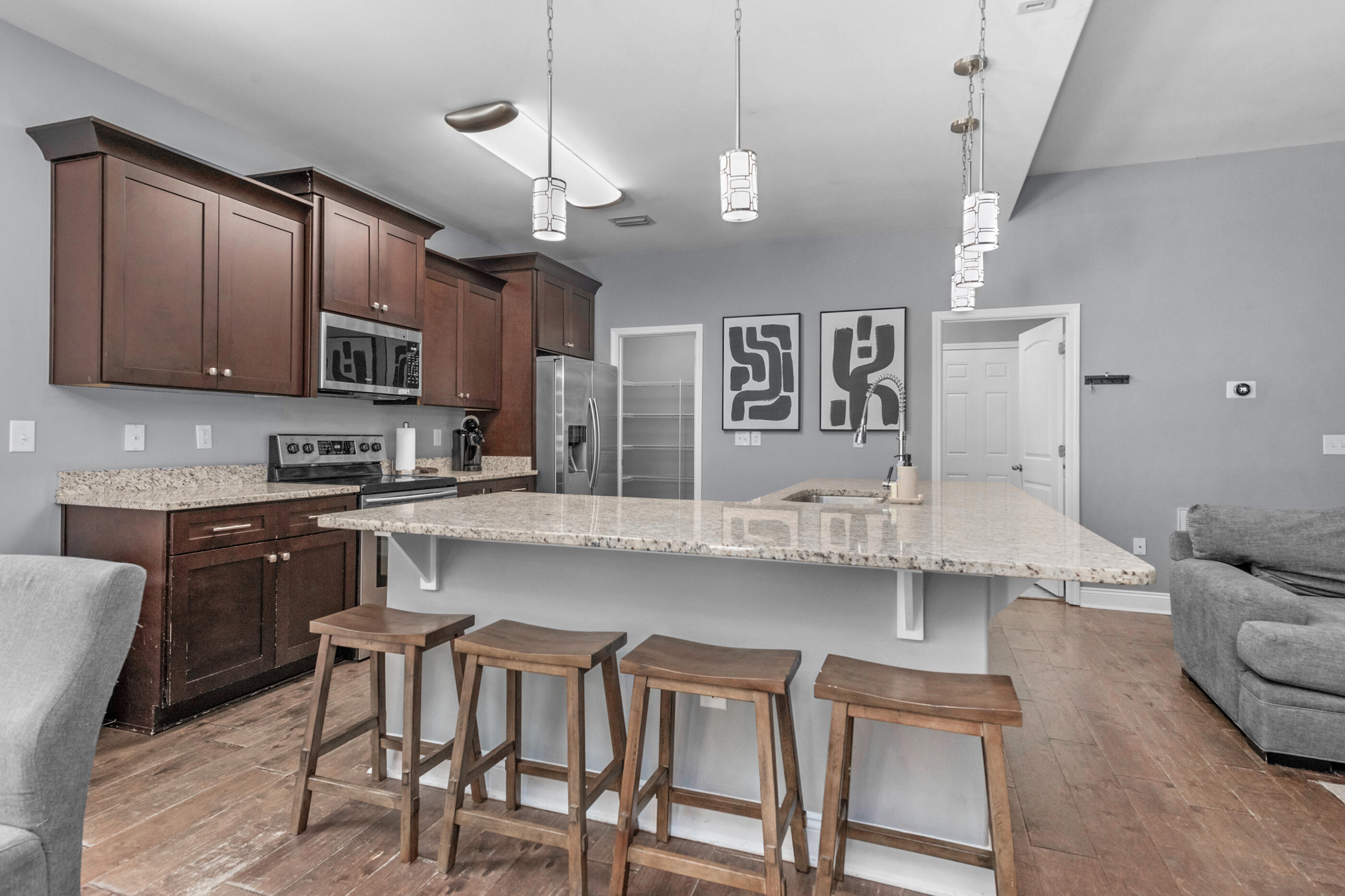 CRESCENT SHORES - Residential