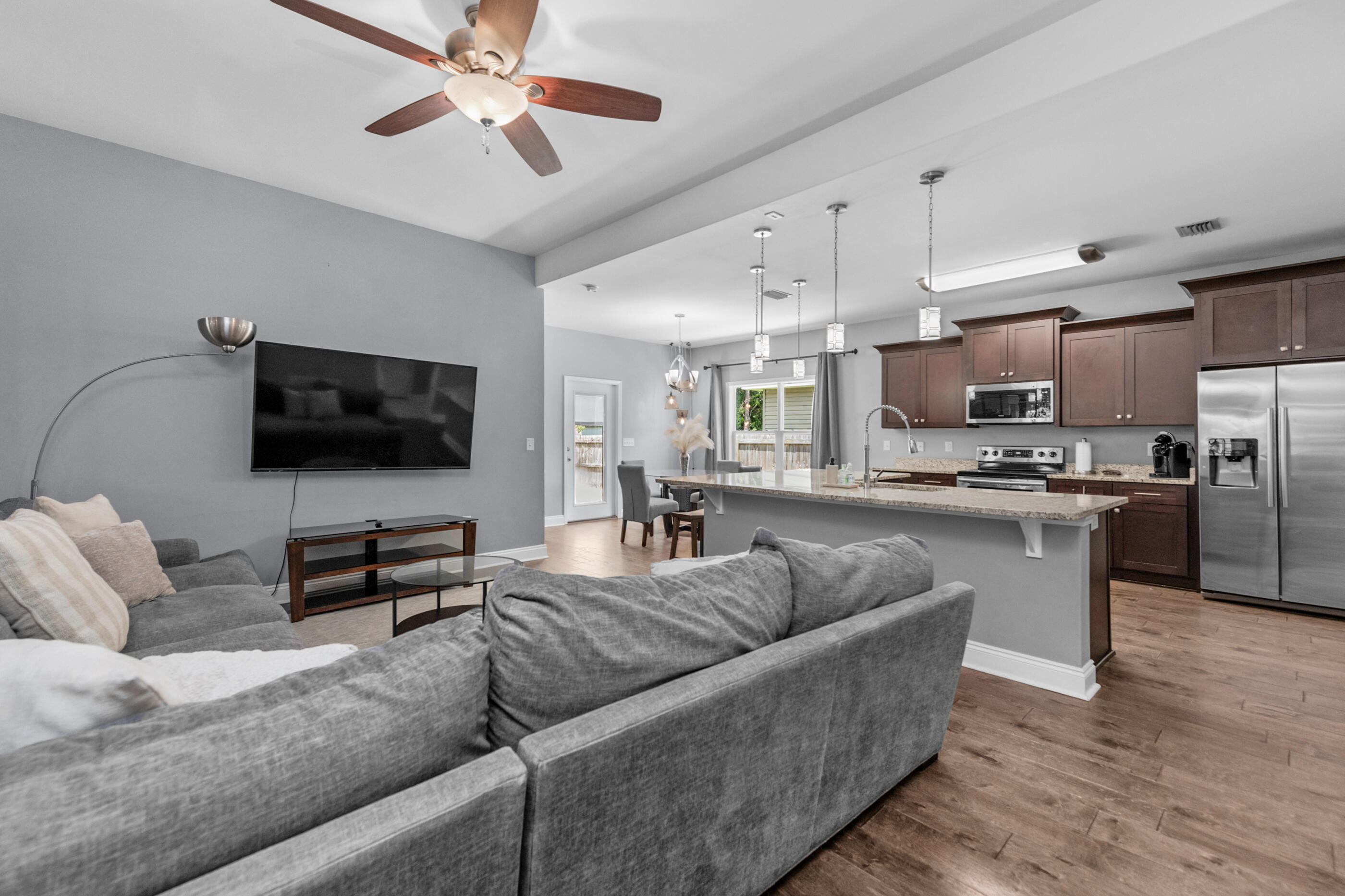 CRESCENT SHORES - Residential