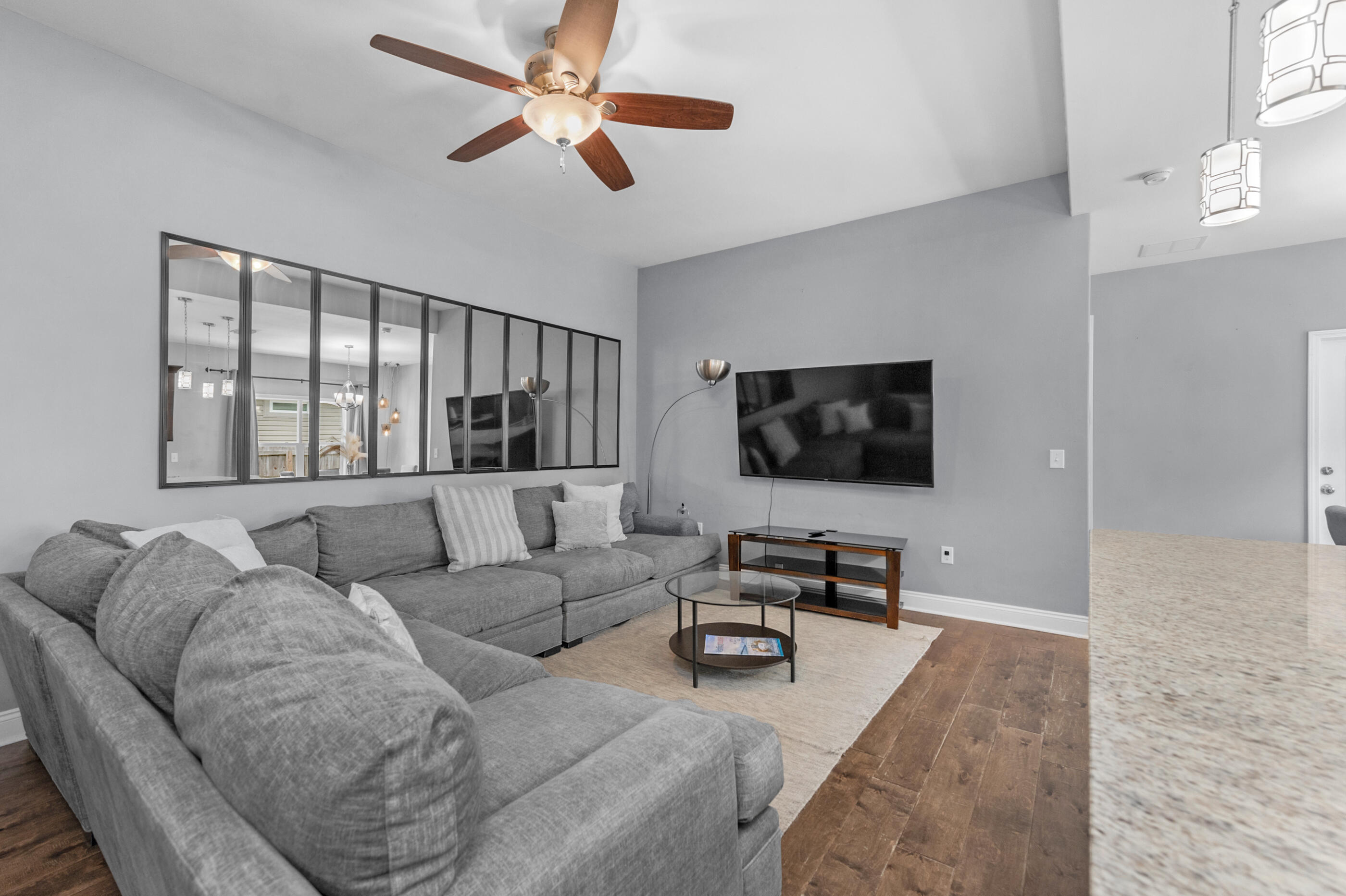 CRESCENT SHORES - Residential