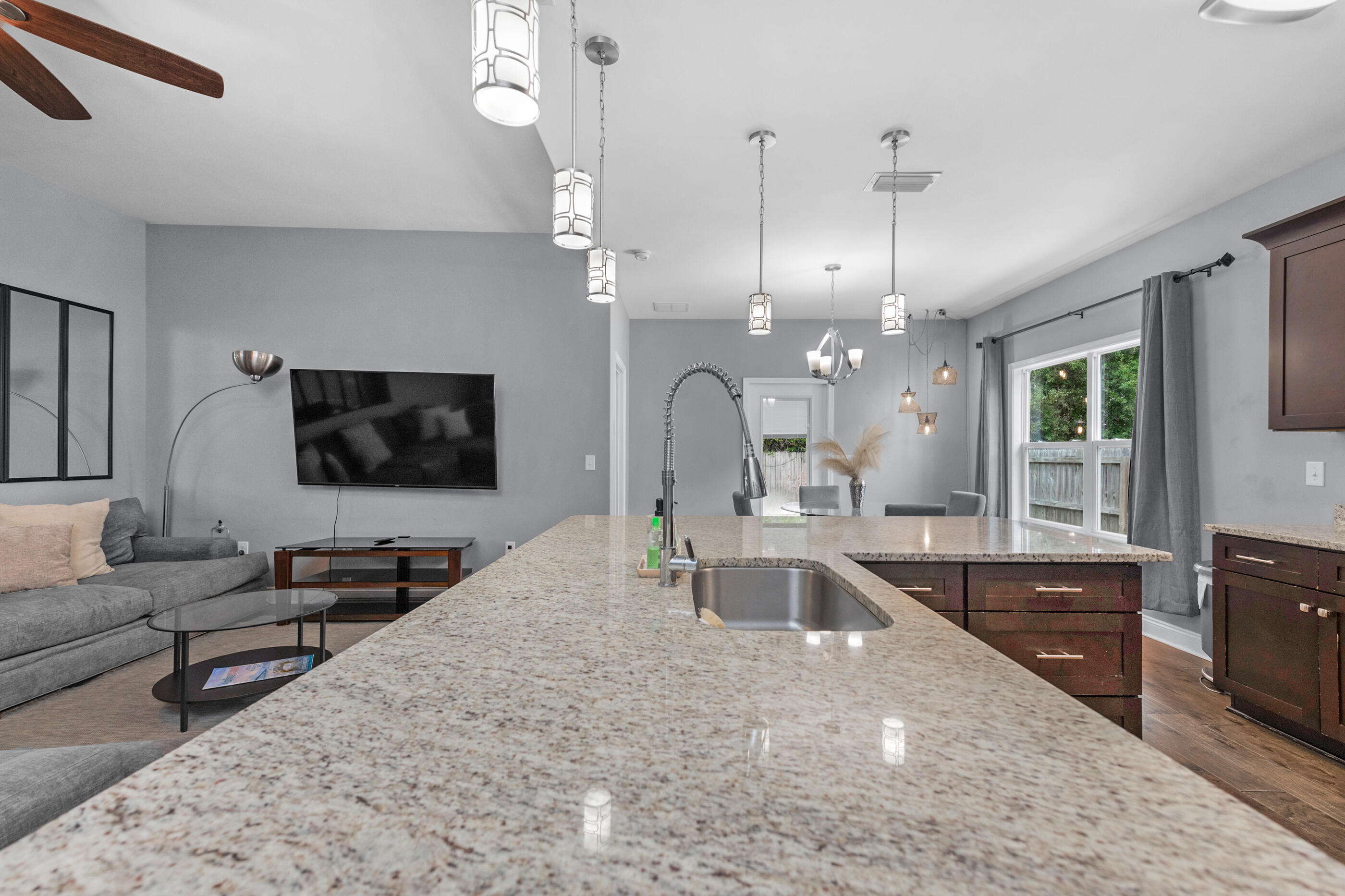 CRESCENT SHORES - Residential