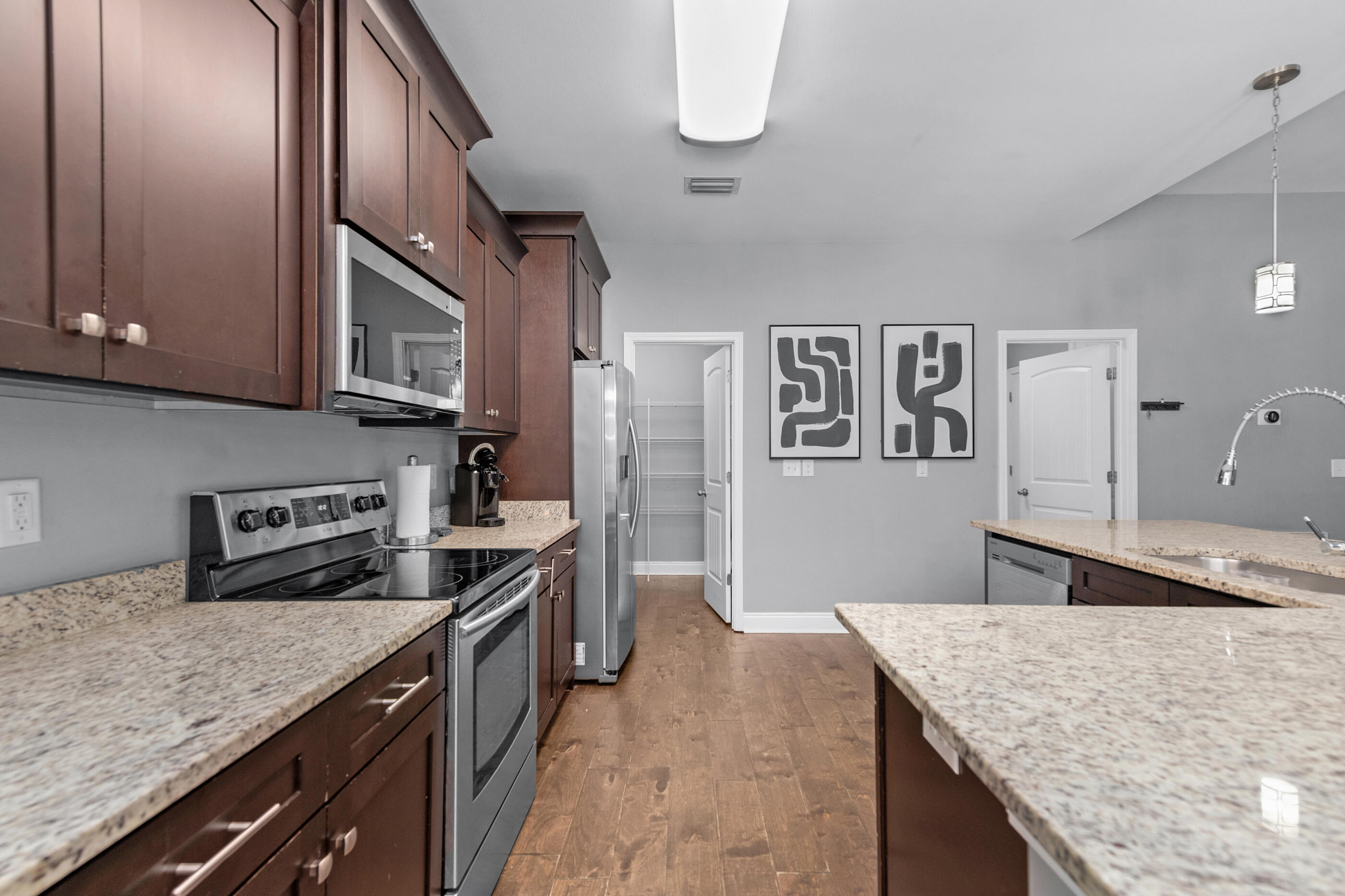 CRESCENT SHORES - Residential