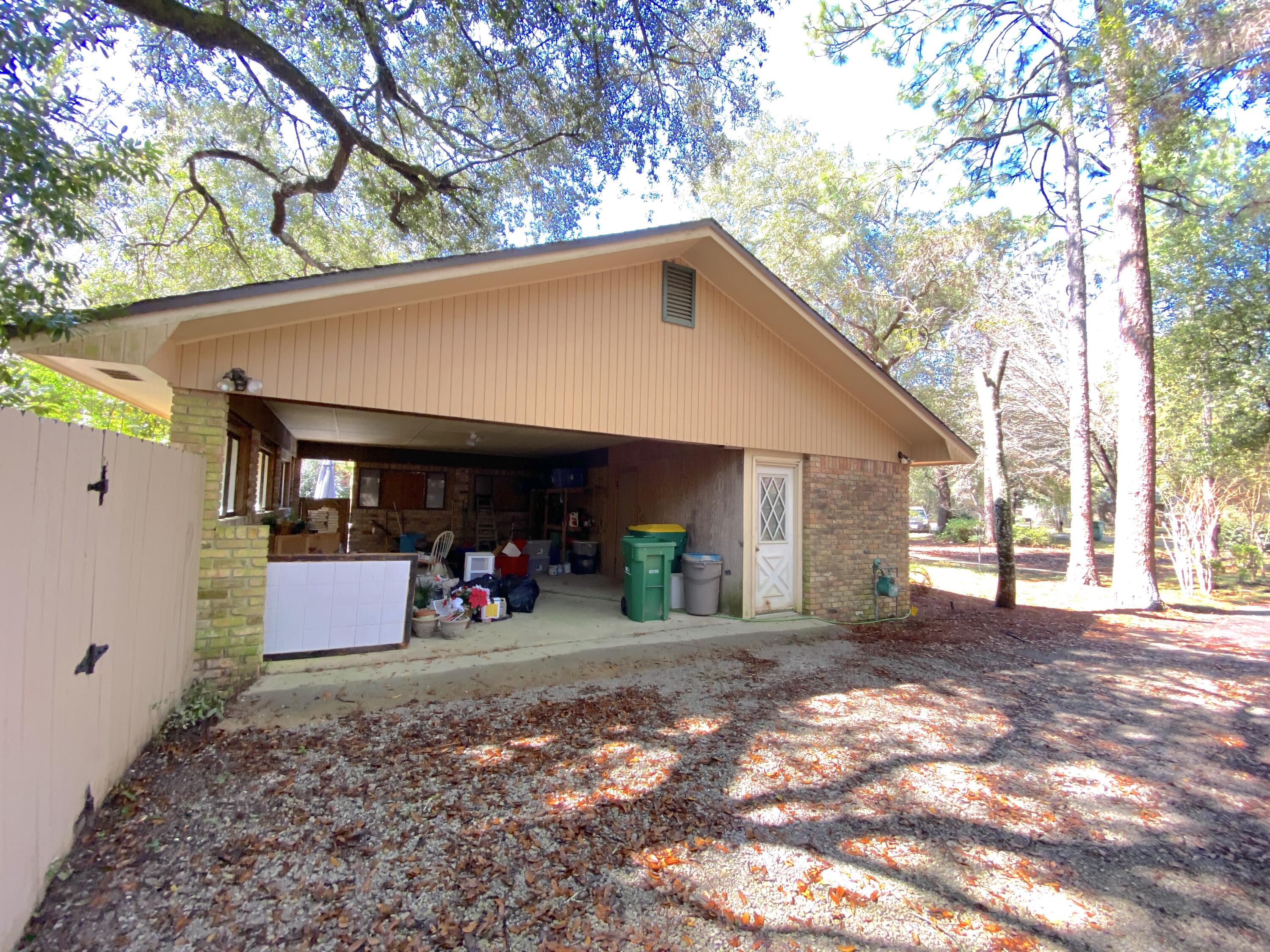ROCKY BAYOU COUNTRY CLUB ESTATES 1 - Residential
