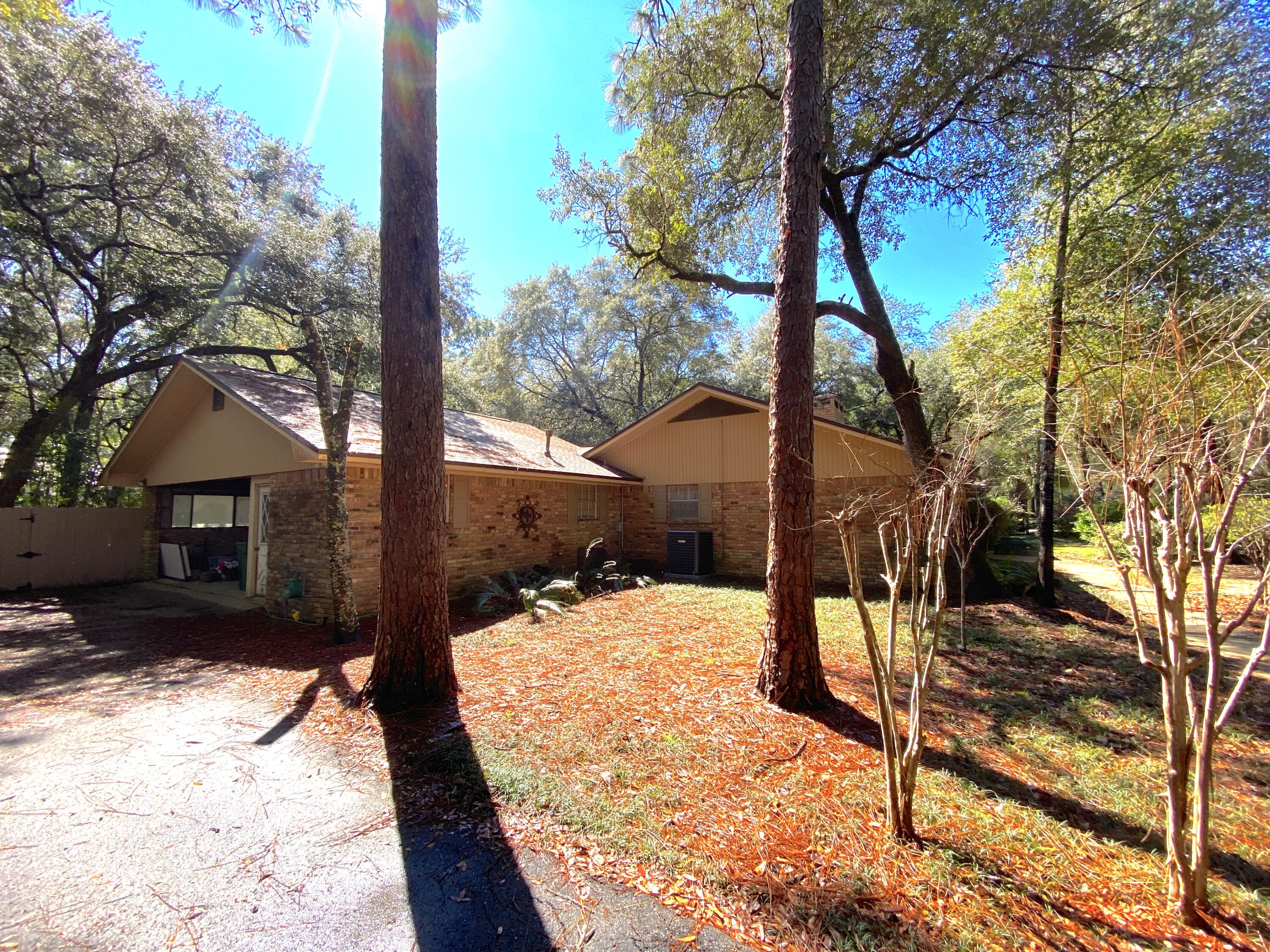 ROCKY BAYOU COUNTRY CLUB ESTATES 1 - Residential