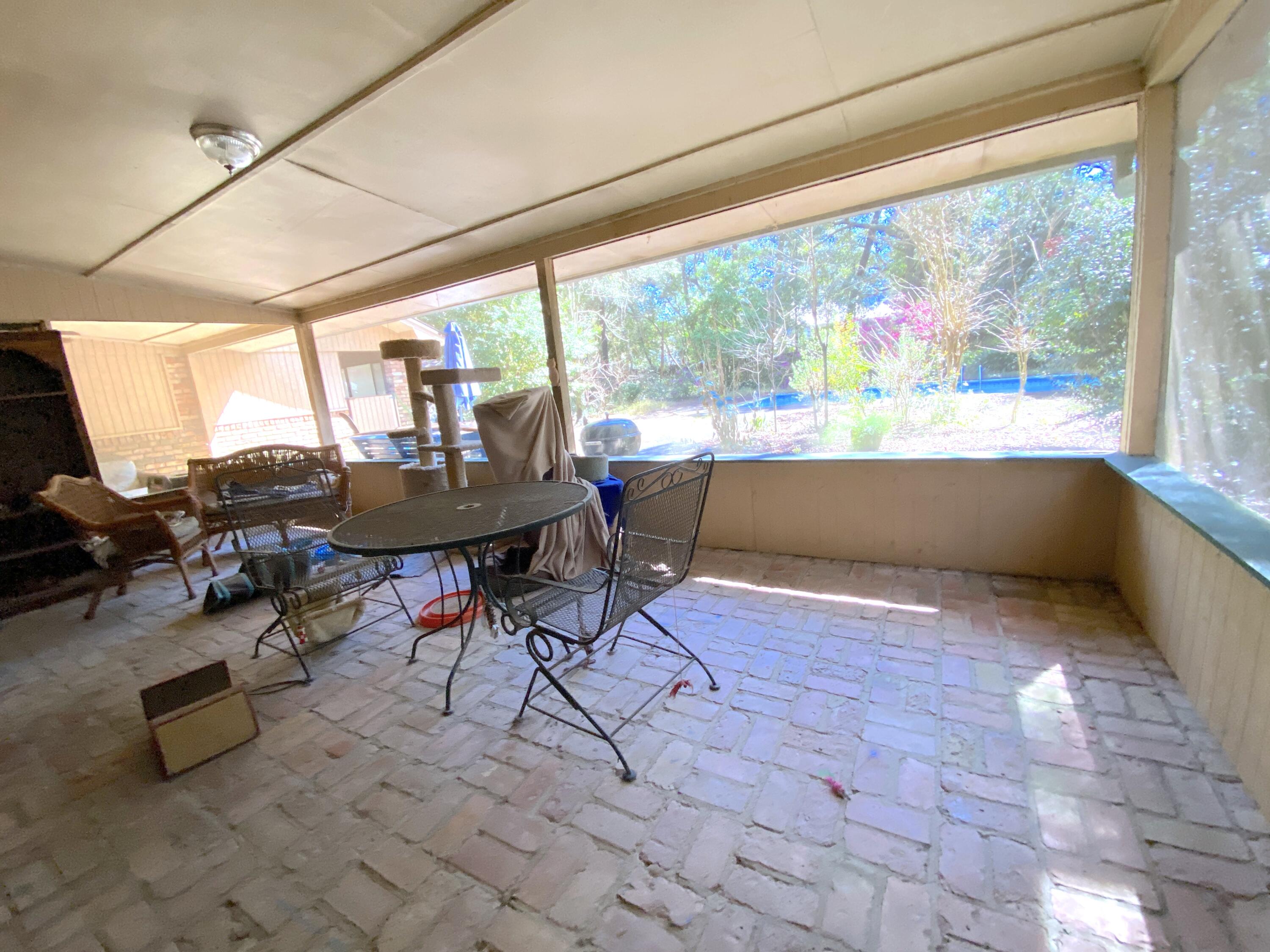 ROCKY BAYOU COUNTRY CLUB ESTATES 1 - Residential