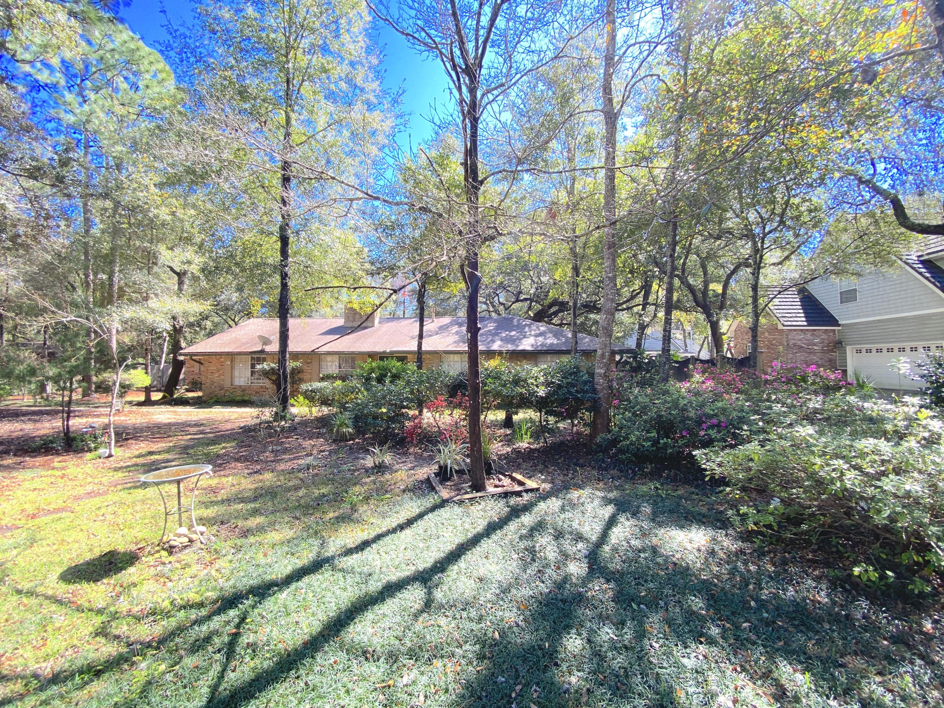 ROCKY BAYOU COUNTRY CLUB ESTATES 1 - Residential