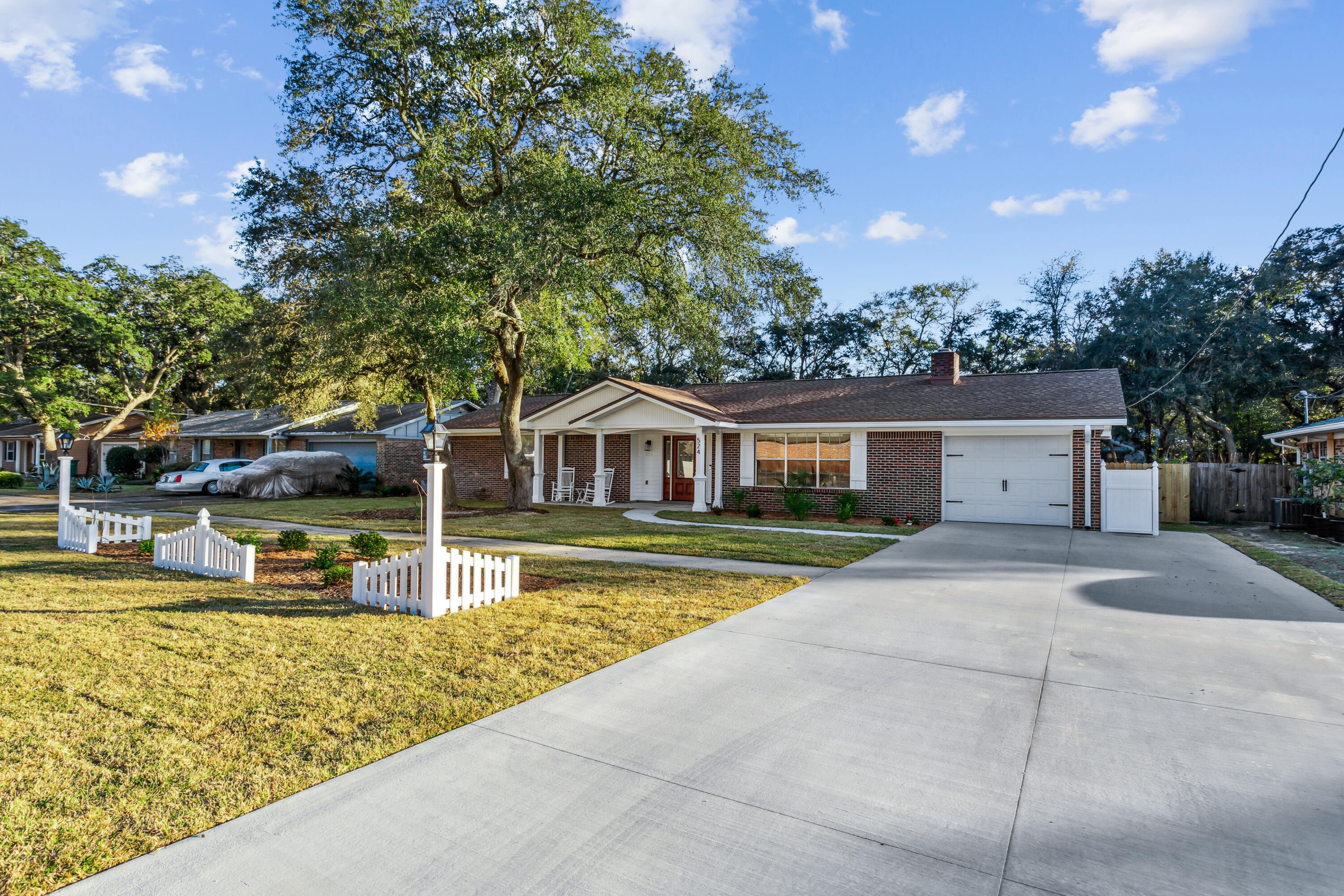 BERKSHIRE WOODS - Residential