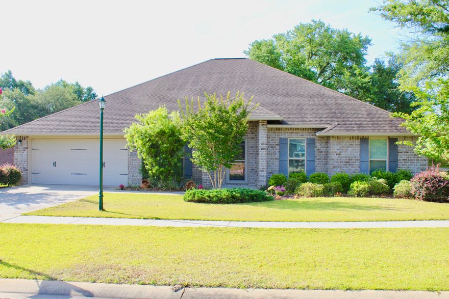 South Crestview in a gated community Chanan Estates!  Featuring 5 spacious bedrooms, 3 bathrooms, PLUS a huge upstairs bonus room and a formal dining room this fully upgraded home is move in ready and the fully fenced in backyard has plenty of room for a pool! Pull in the driveway and appreciate the beautiful landscaping, sidewalks, and streetlights. Walk through the door you will notice a open floor plan The front right bedroom which has two closets can also be used as an office as it has two different entry doors. The dining room has plenty of room for a large farmhouse style table.