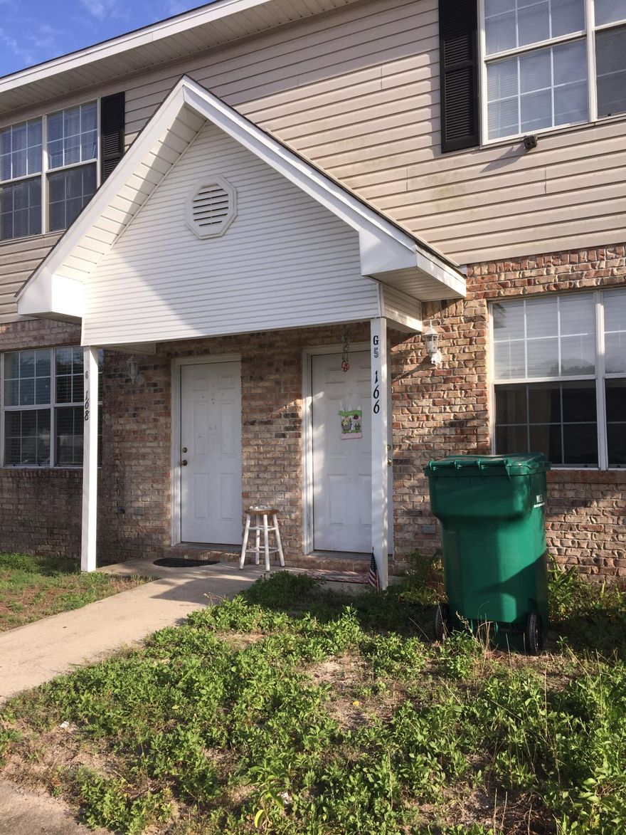 One-Party listing for comp purposes only. Tenant on month-to-month lease.