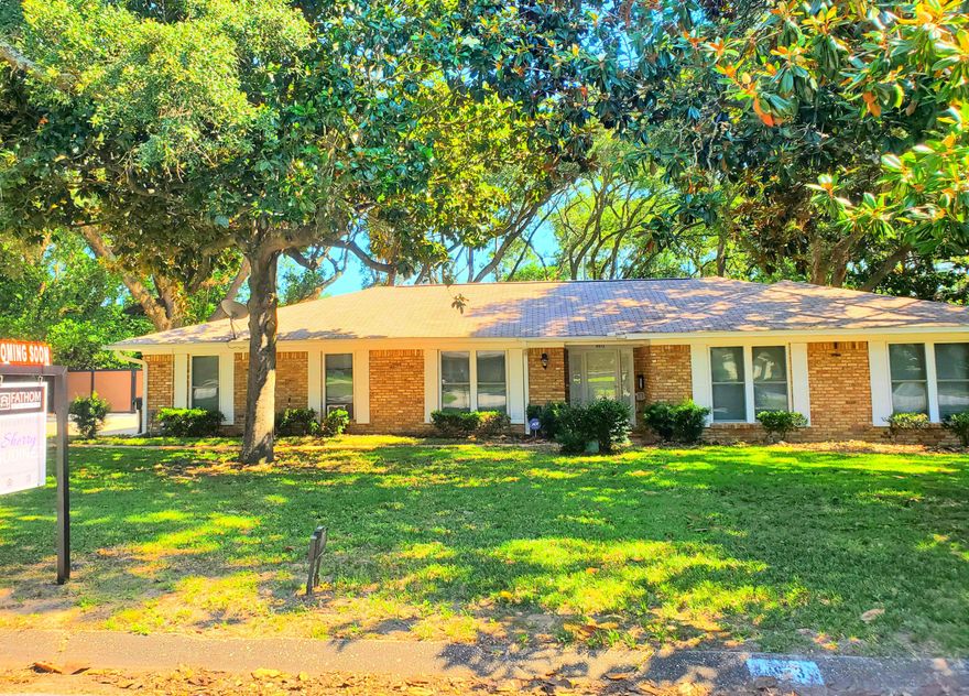 *Open house scheduled for Saturday, 26 June.* Photos and details coming soon - private tours starting 25 June. Schedule now! Buyer to verify all dimensions - square footage provided during previous appraisal.