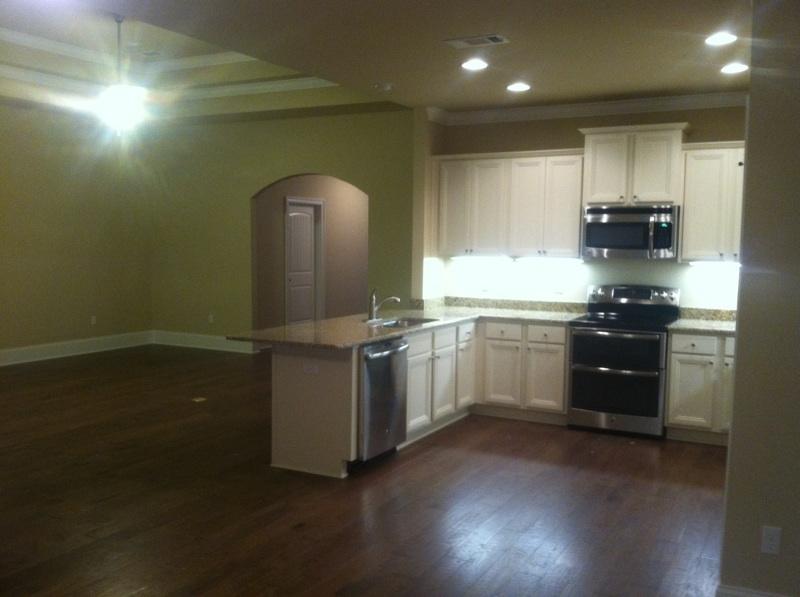 WHISPERING LAKE - Residential