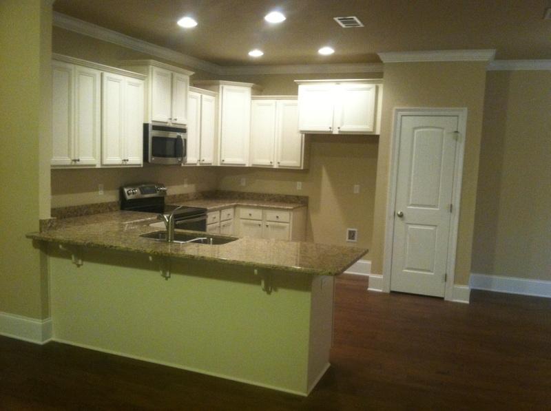 WHISPERING LAKE - Residential