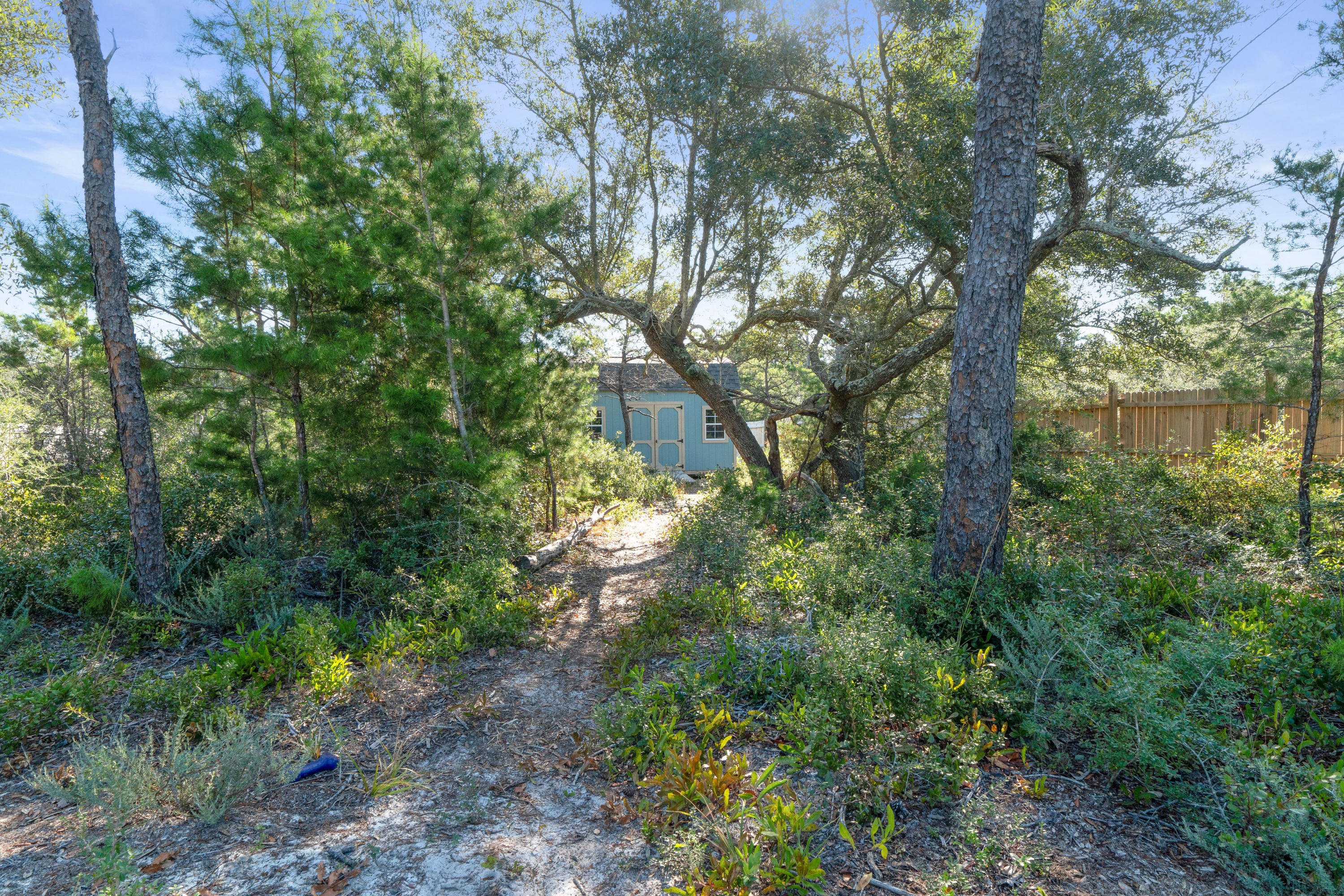 HICKORY SHORES - Residential