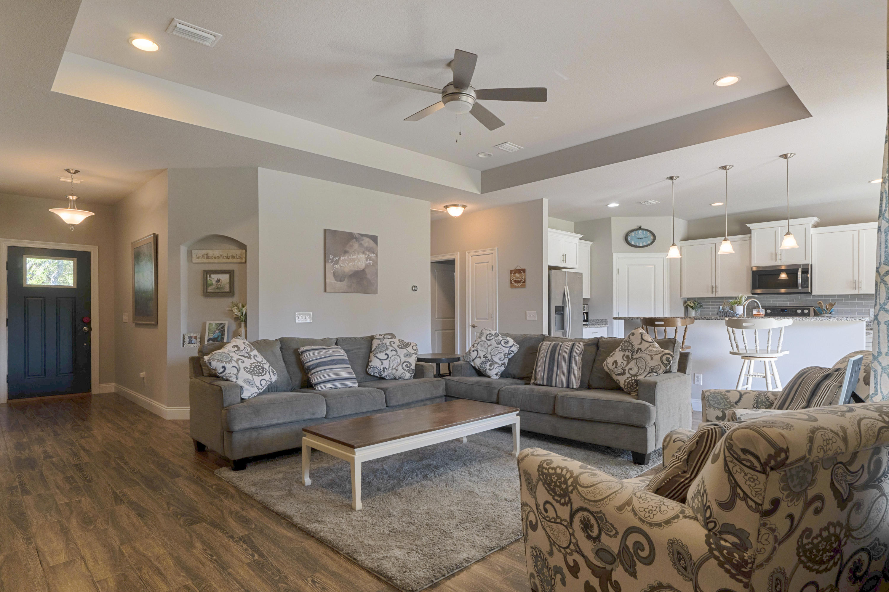 HICKORY SHORES - Residential