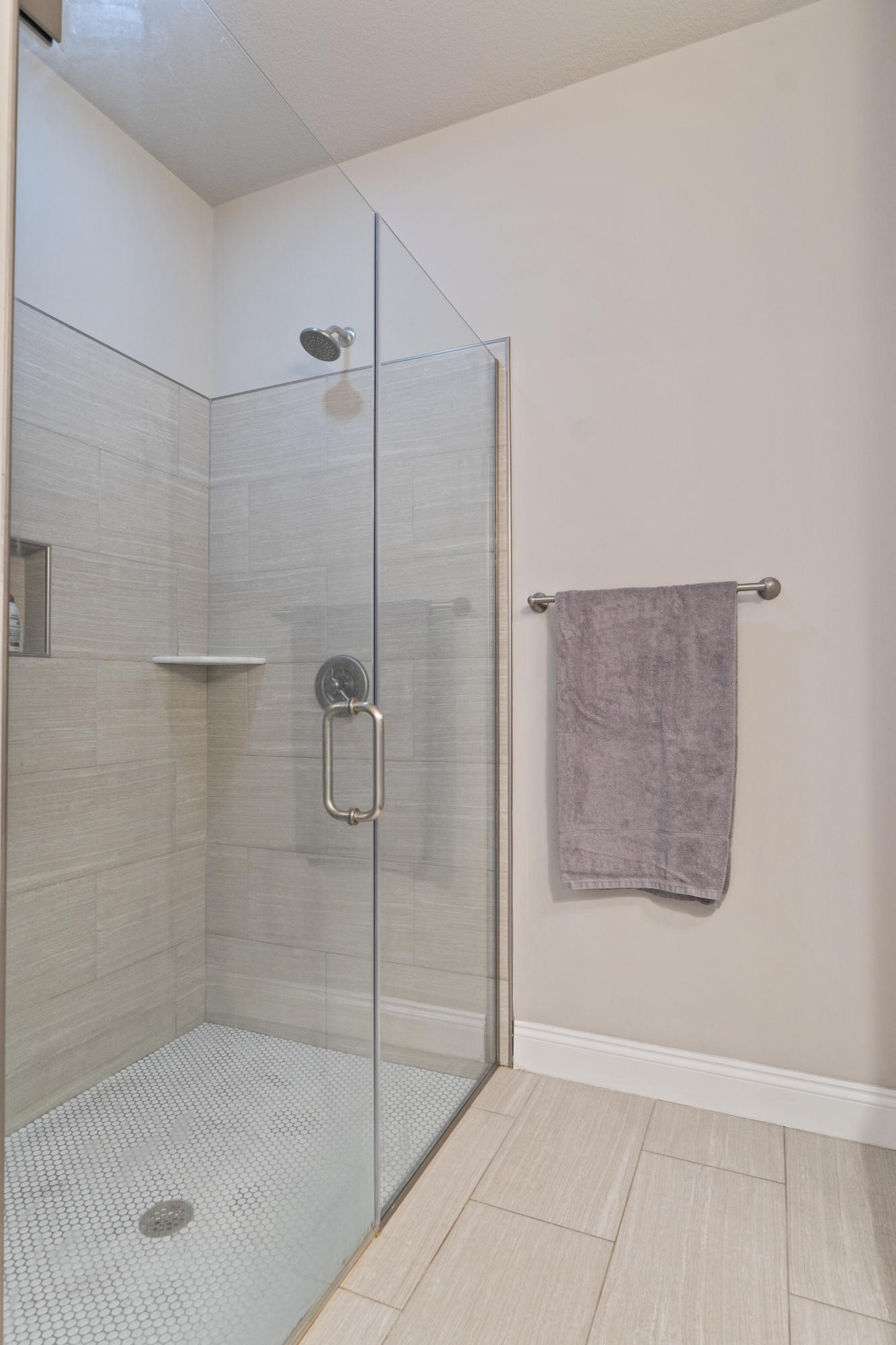 HICKORY SHORES - Residential