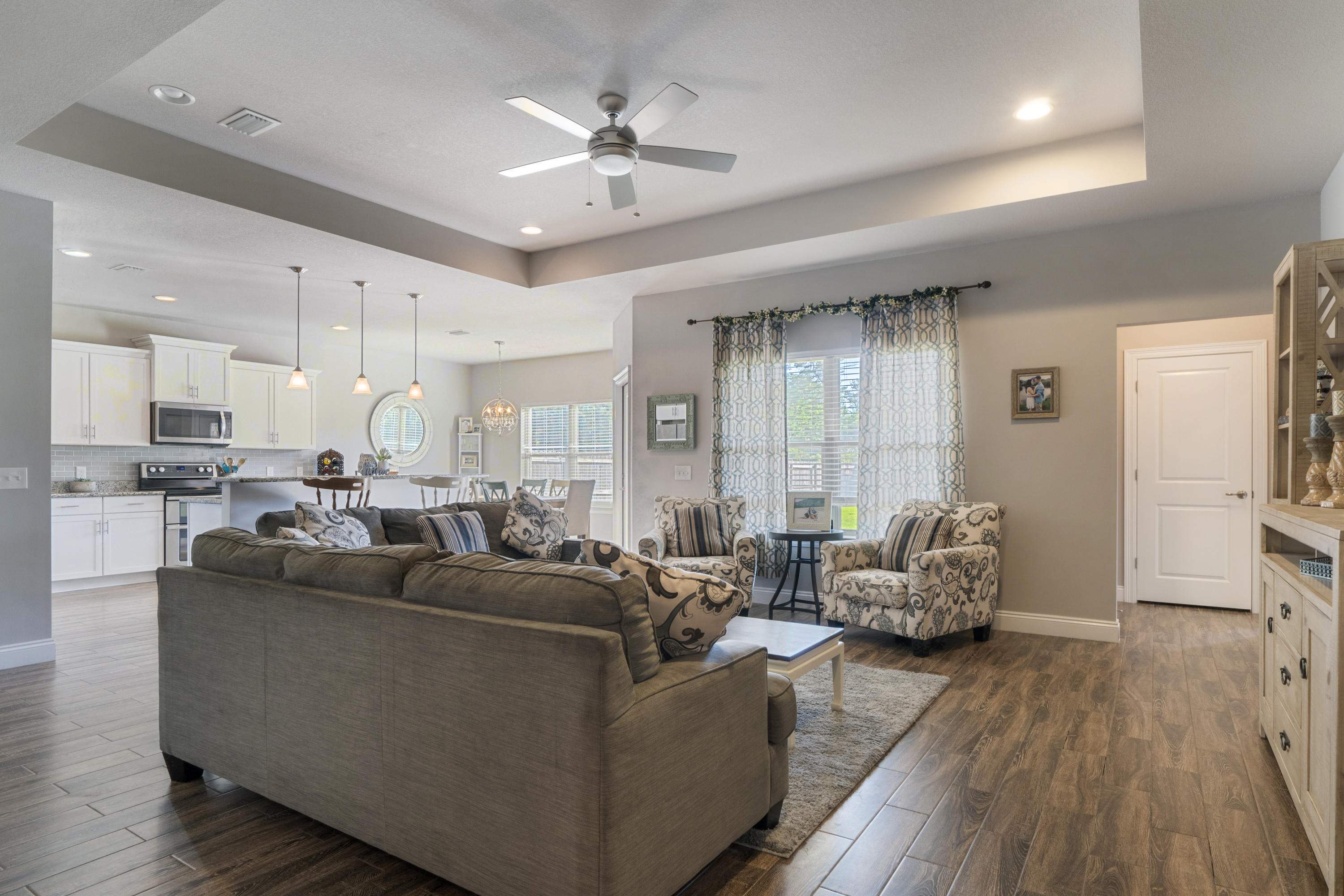 HICKORY SHORES - Residential