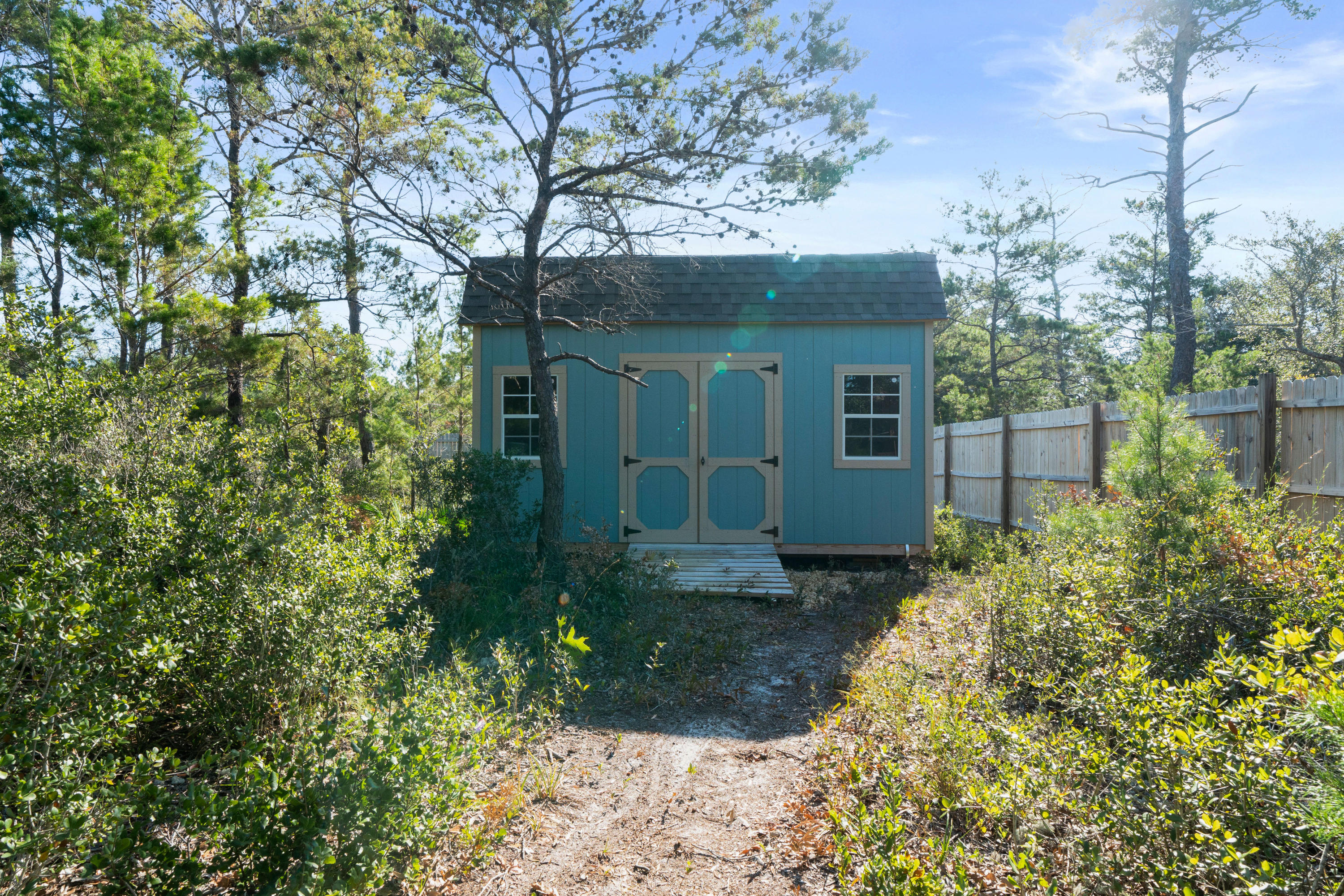 HICKORY SHORES - Residential