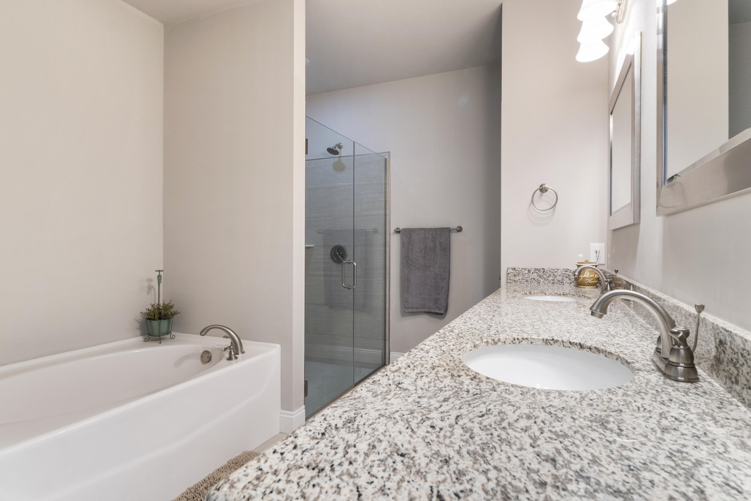 HICKORY SHORES - Residential