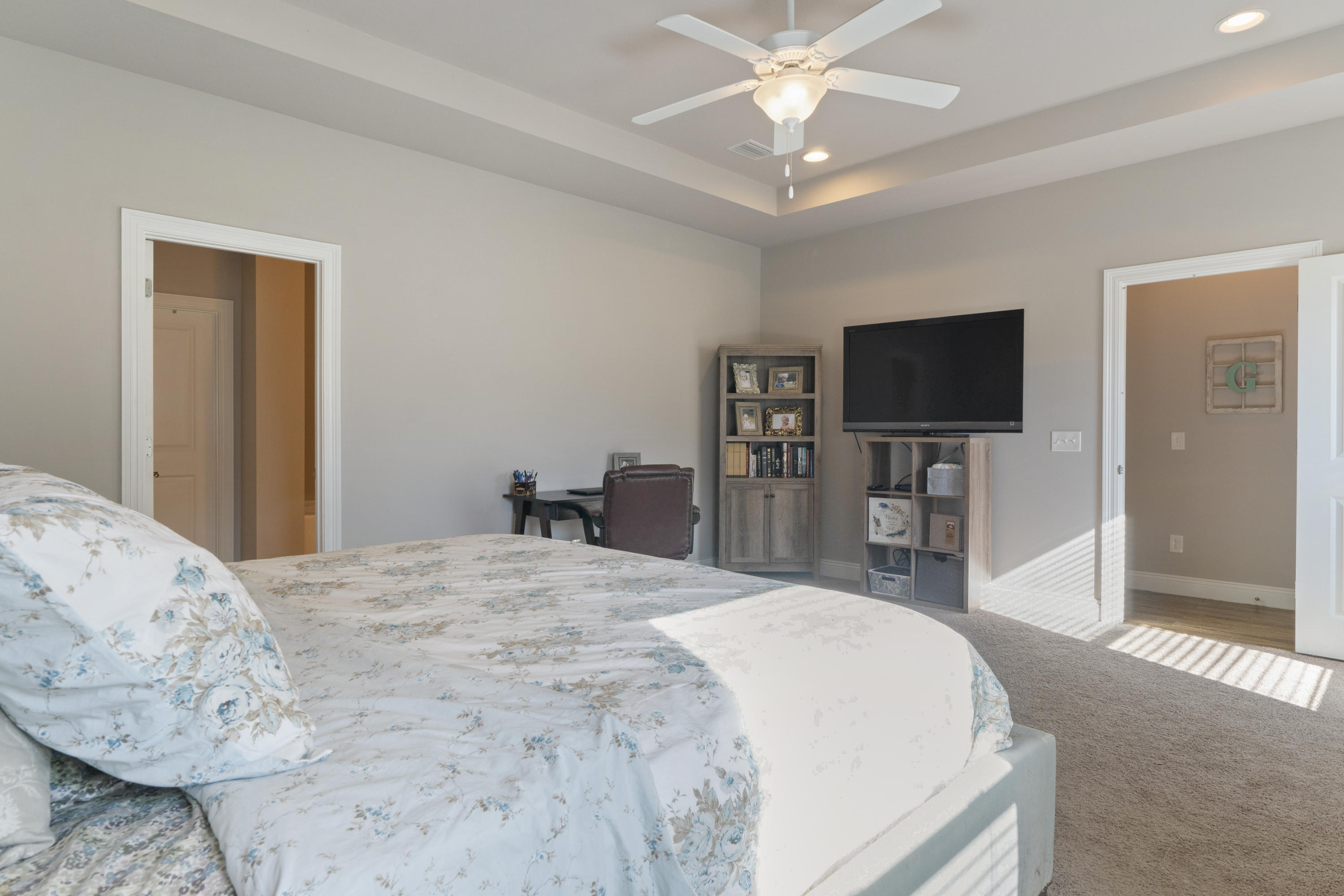 HICKORY SHORES - Residential