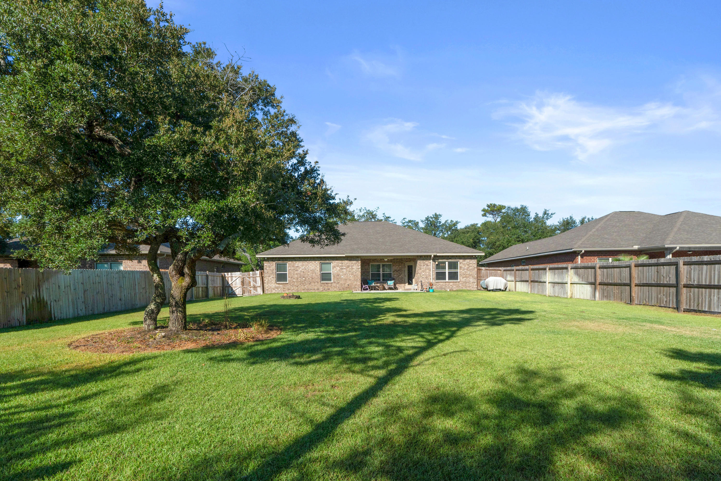 HICKORY SHORES - Residential