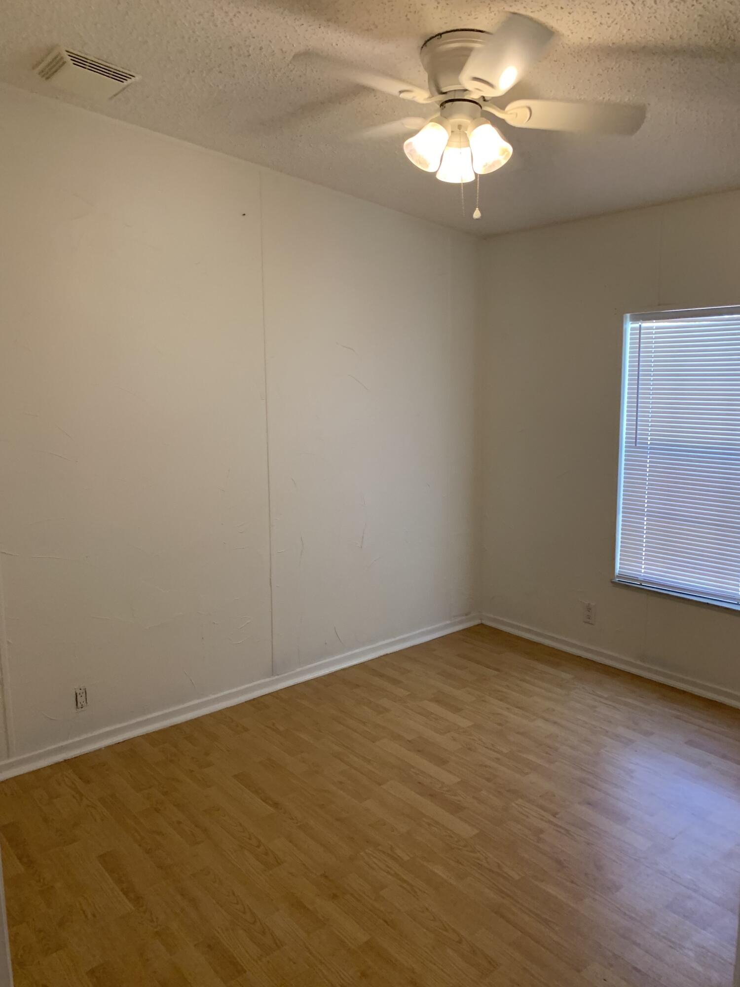 LONG DESC IN GOVT LOT 10 AS REC IN OR 164-139 *BEING LOT 18 PEPPERTREE FARMS UNREC S/D* - Residential