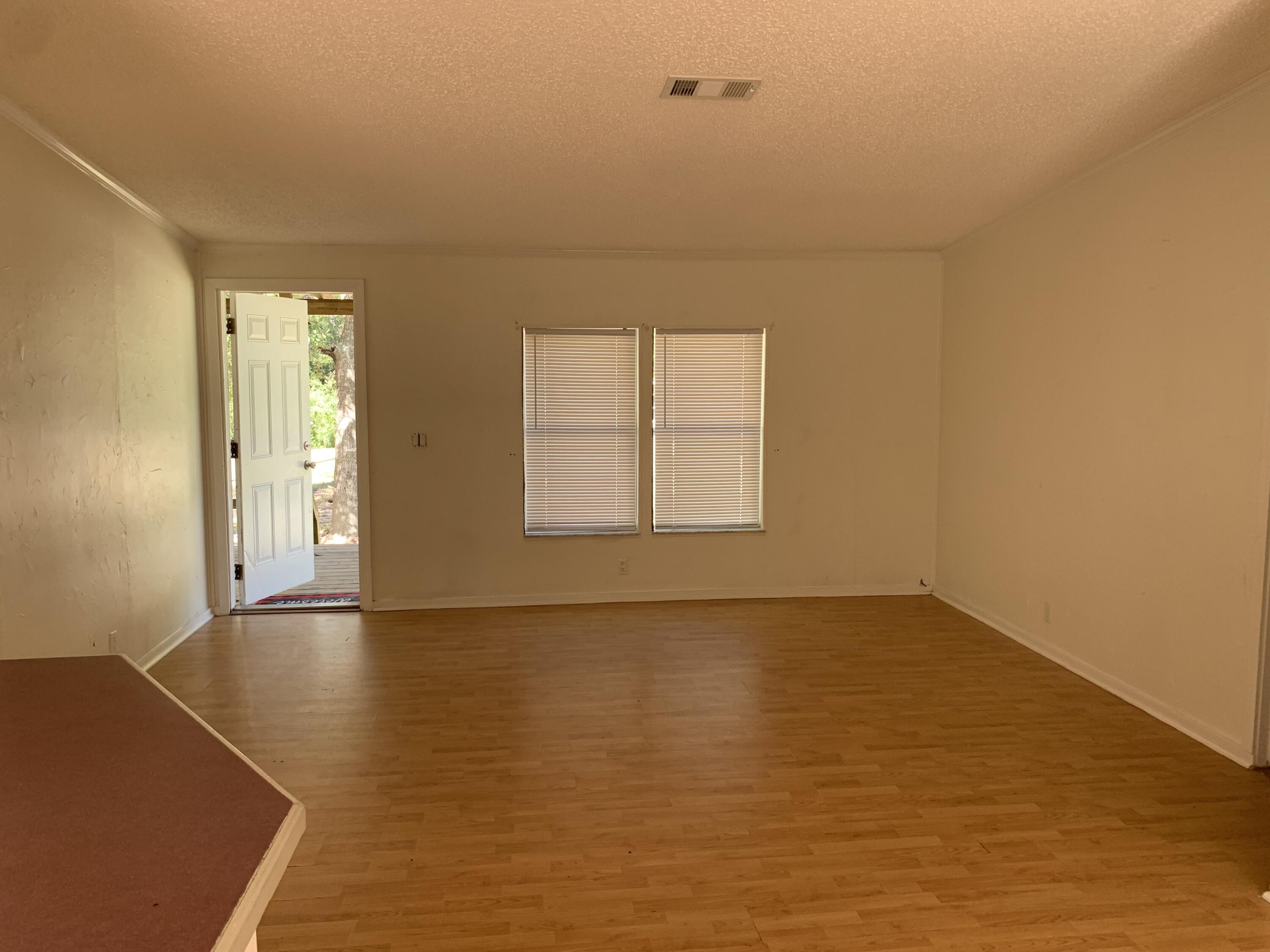 LONG DESC IN GOVT LOT 10 AS REC IN OR 164-139 *BEING LOT 18 PEPPERTREE FARMS UNREC S/D* - Residential